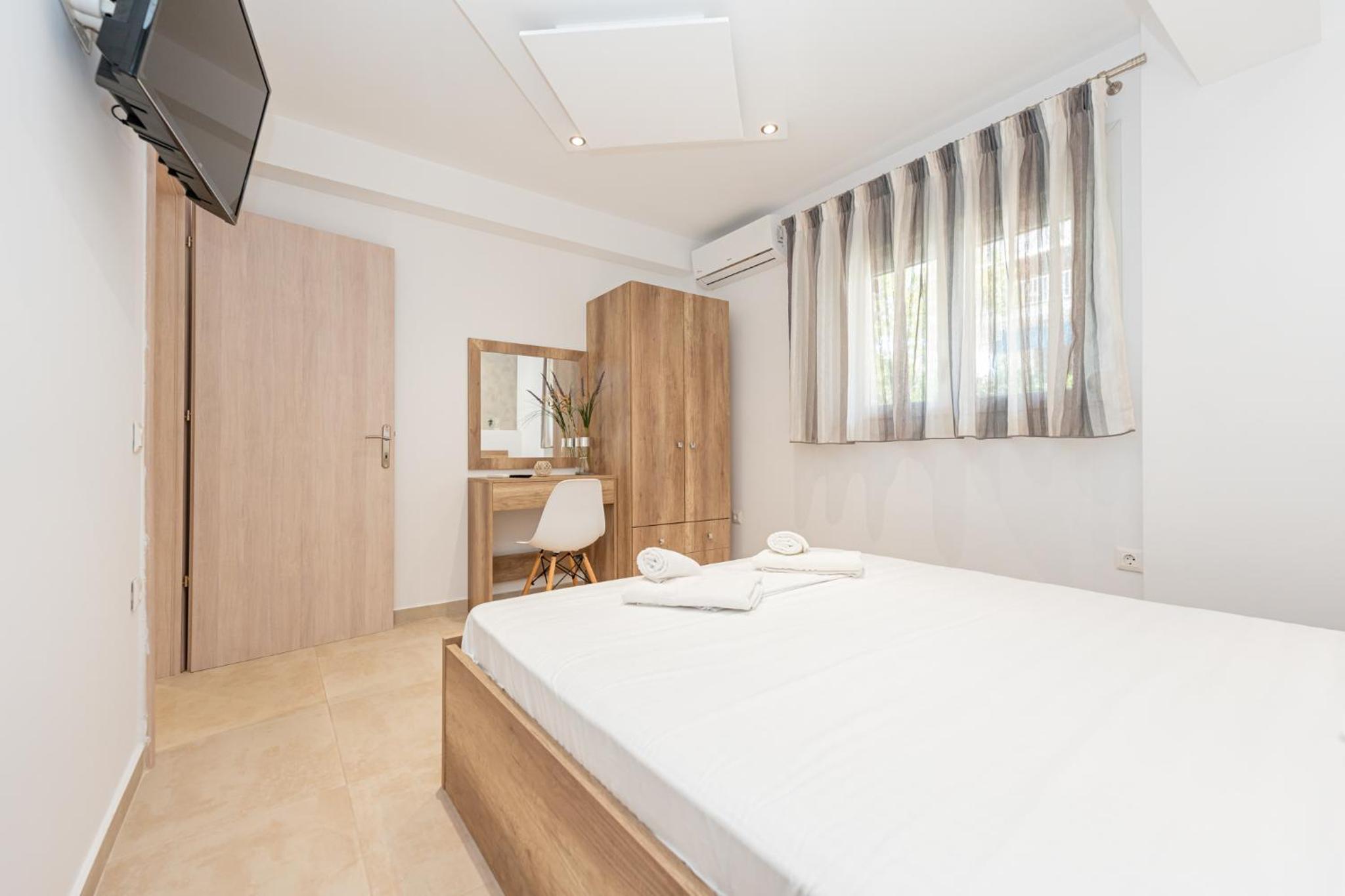 Milonas House Apartments