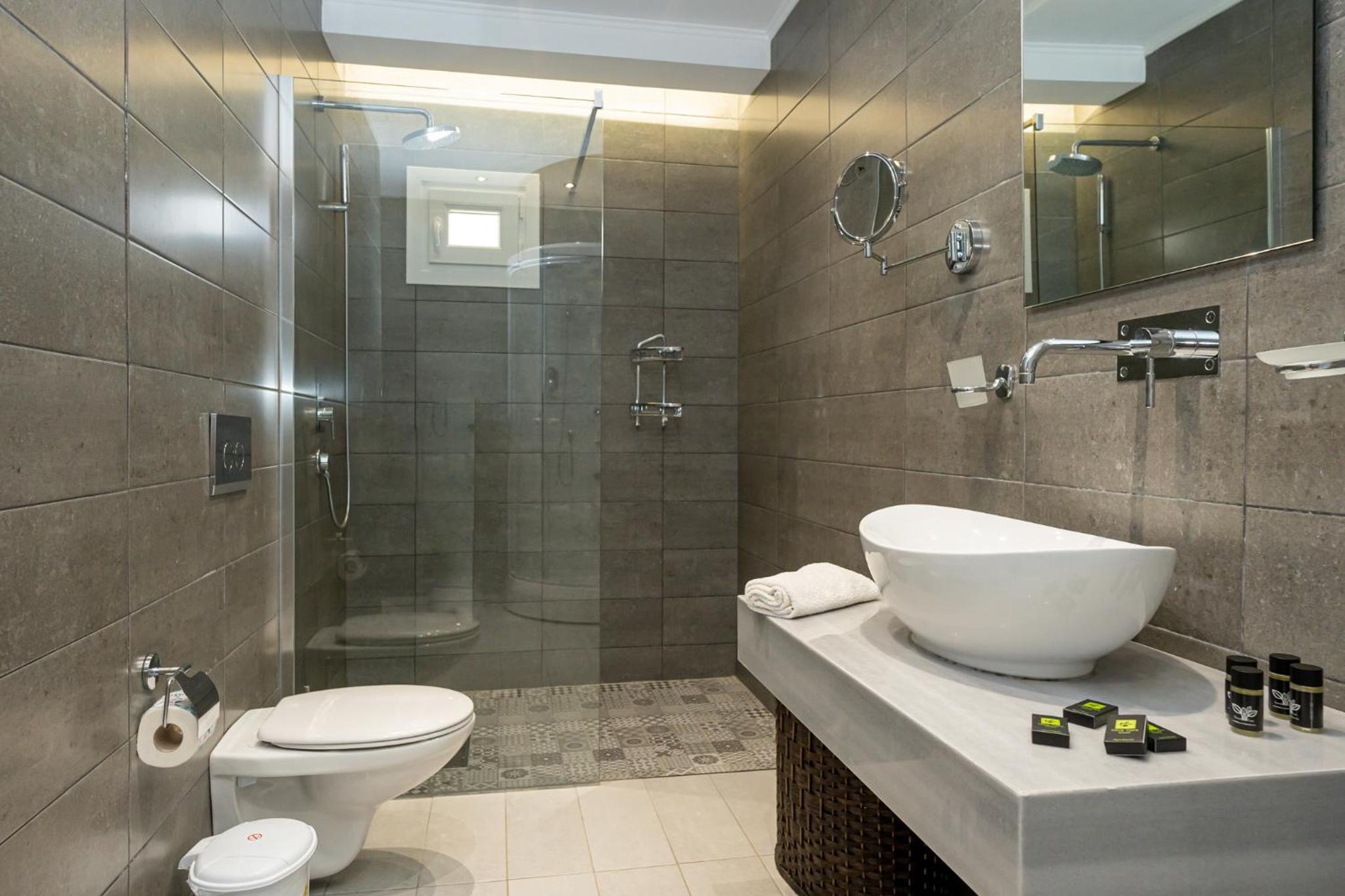 Milonas House Apartments