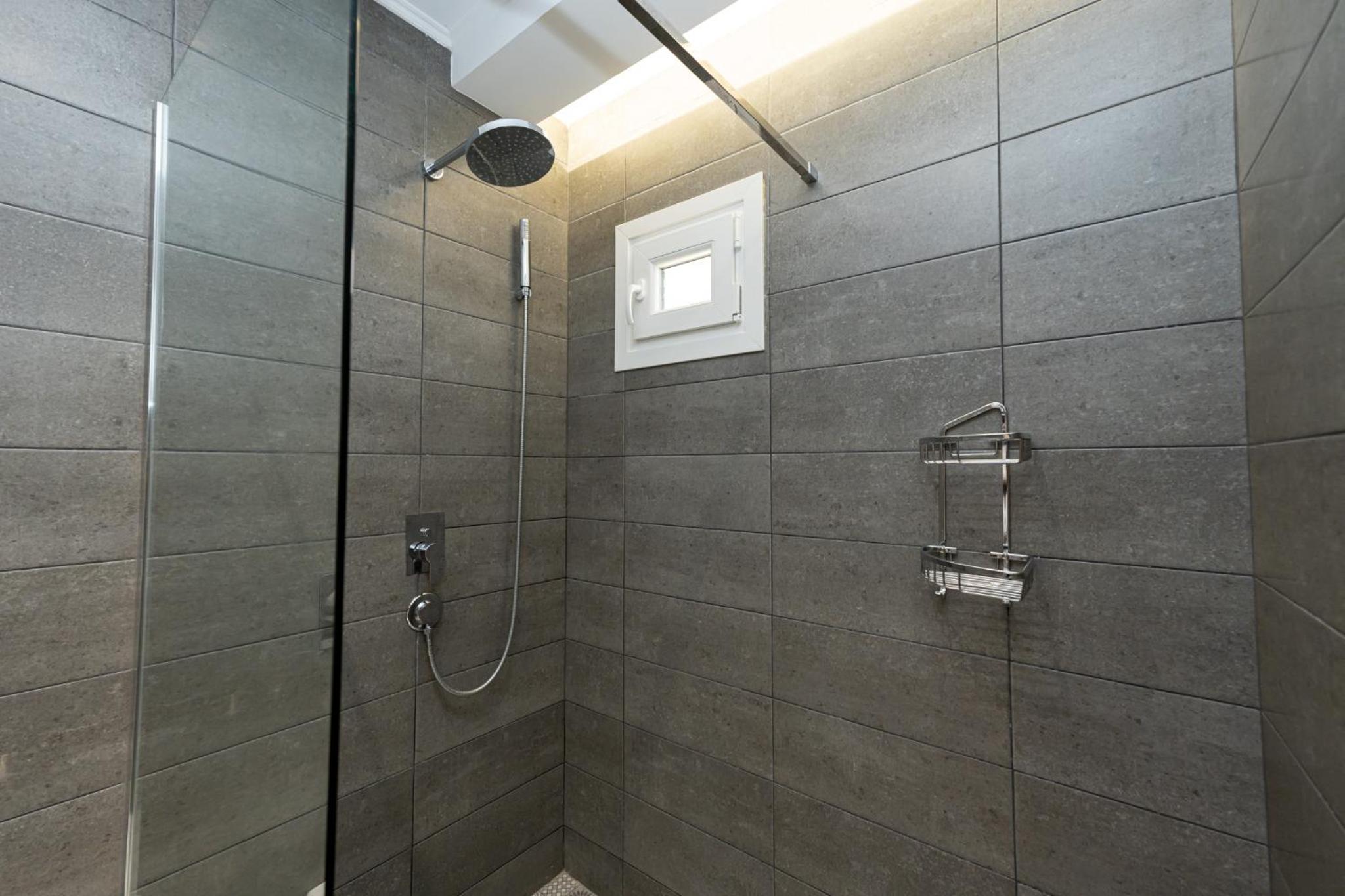 Milonas House Apartments