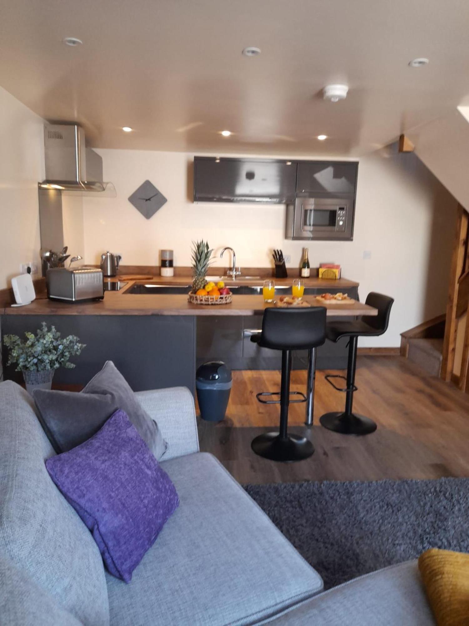 south view farm cottage 1 Bed view 4
