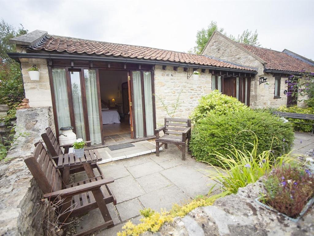 Beeches Farmhouse Country Cottages & Rooms view 2