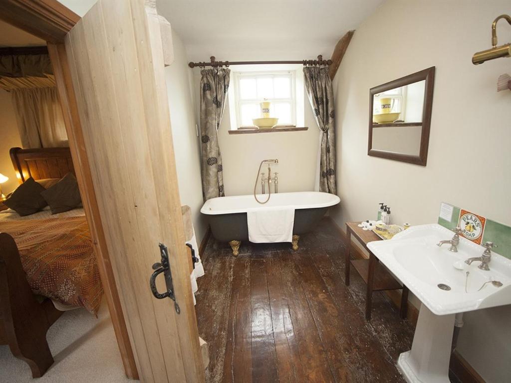 Photo 12