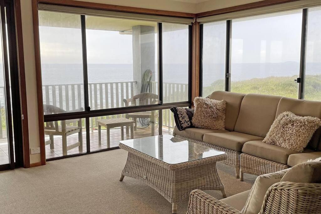 Augusta Beachfront - Watch the whales go by