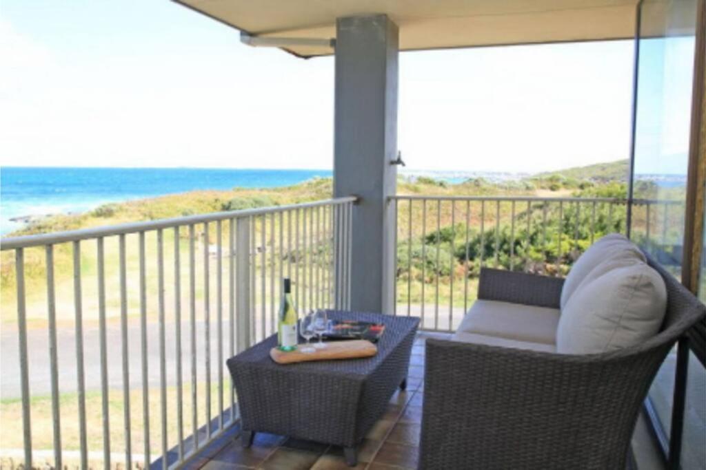 Augusta Beachfront - Watch the whales go by