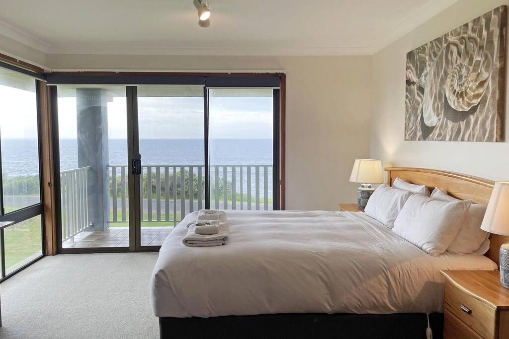 Augusta Beachfront - Watch the whales go by