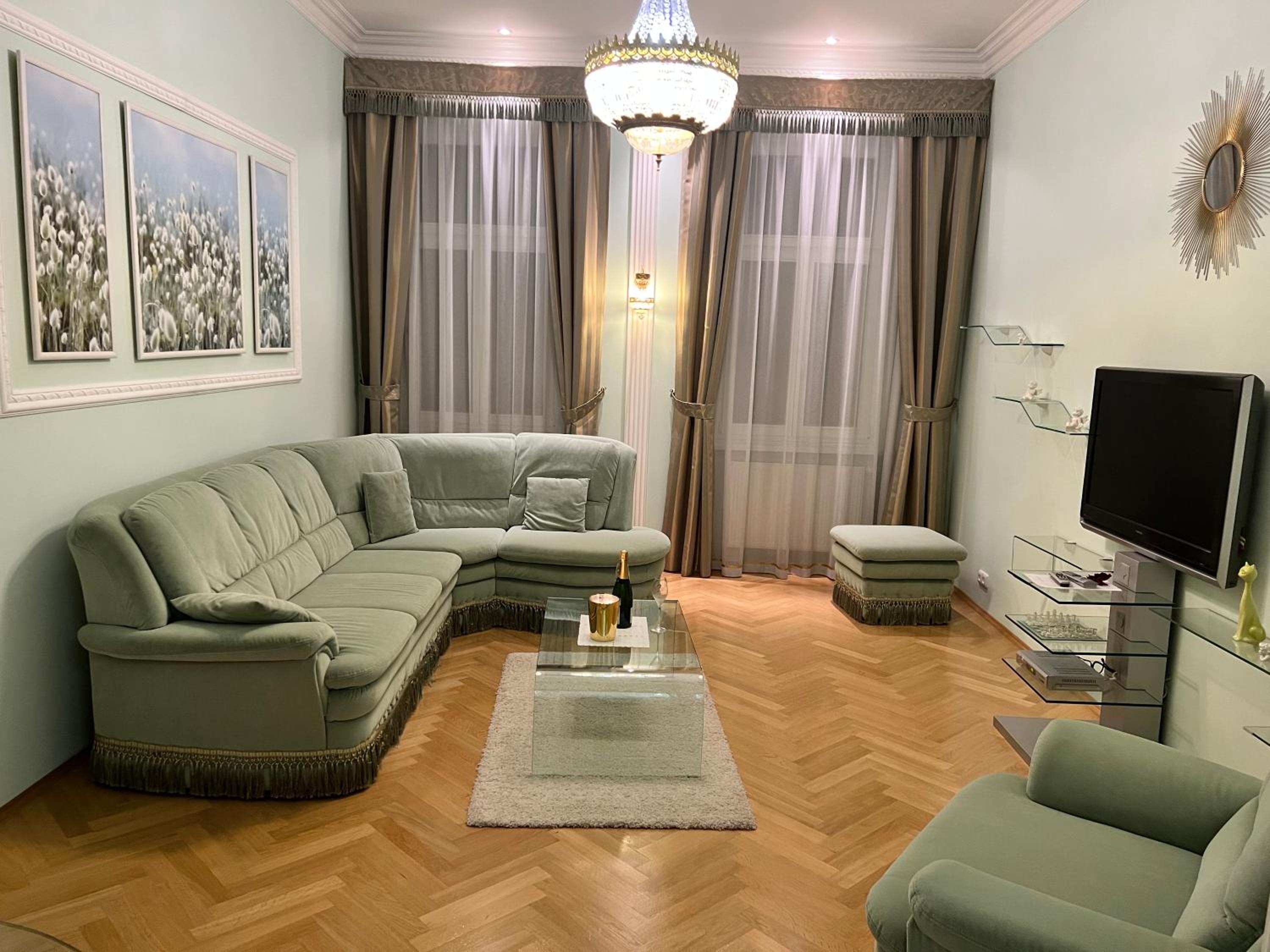 Sadova luxury apartment