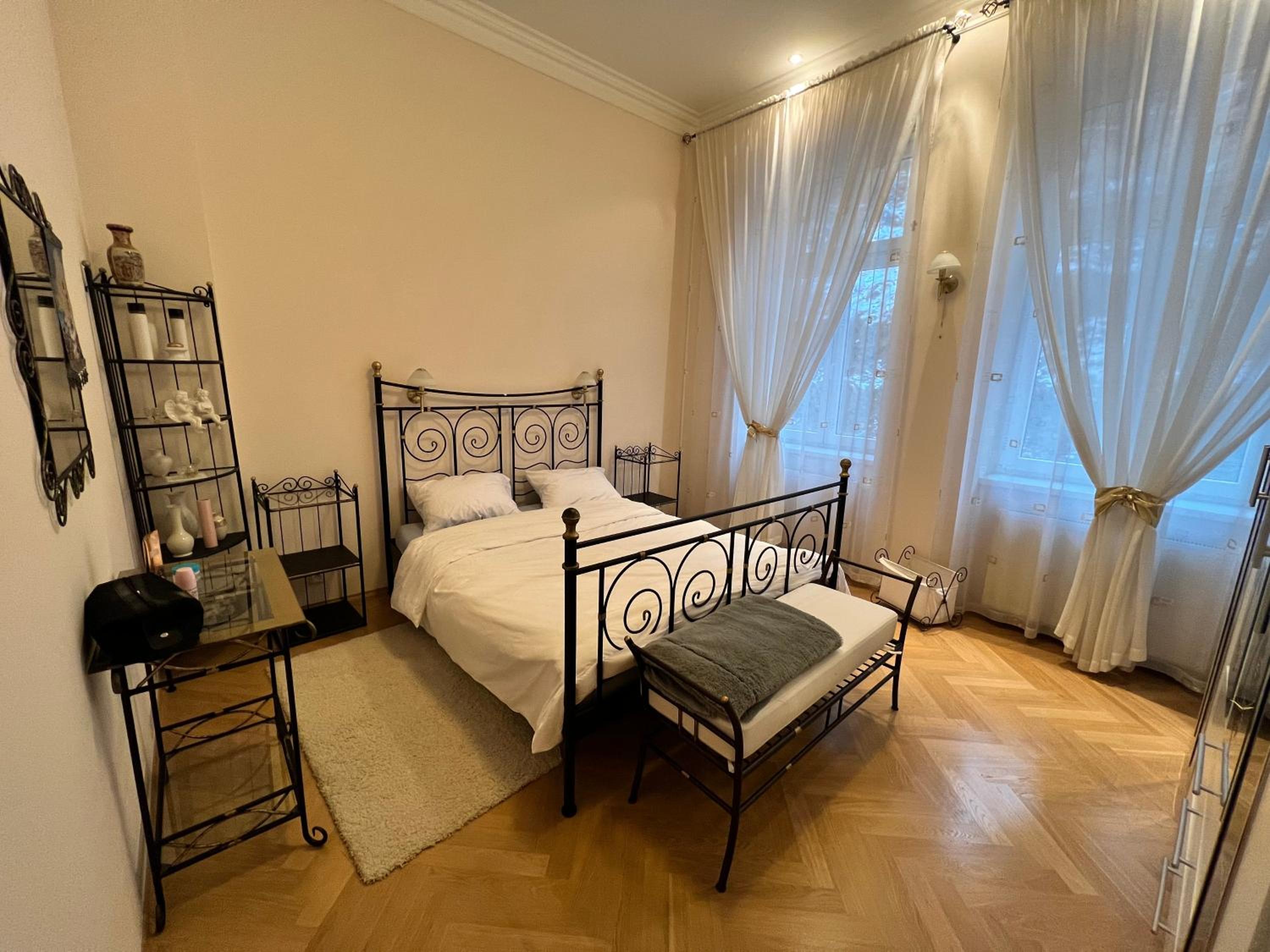 Sadova luxury apartment