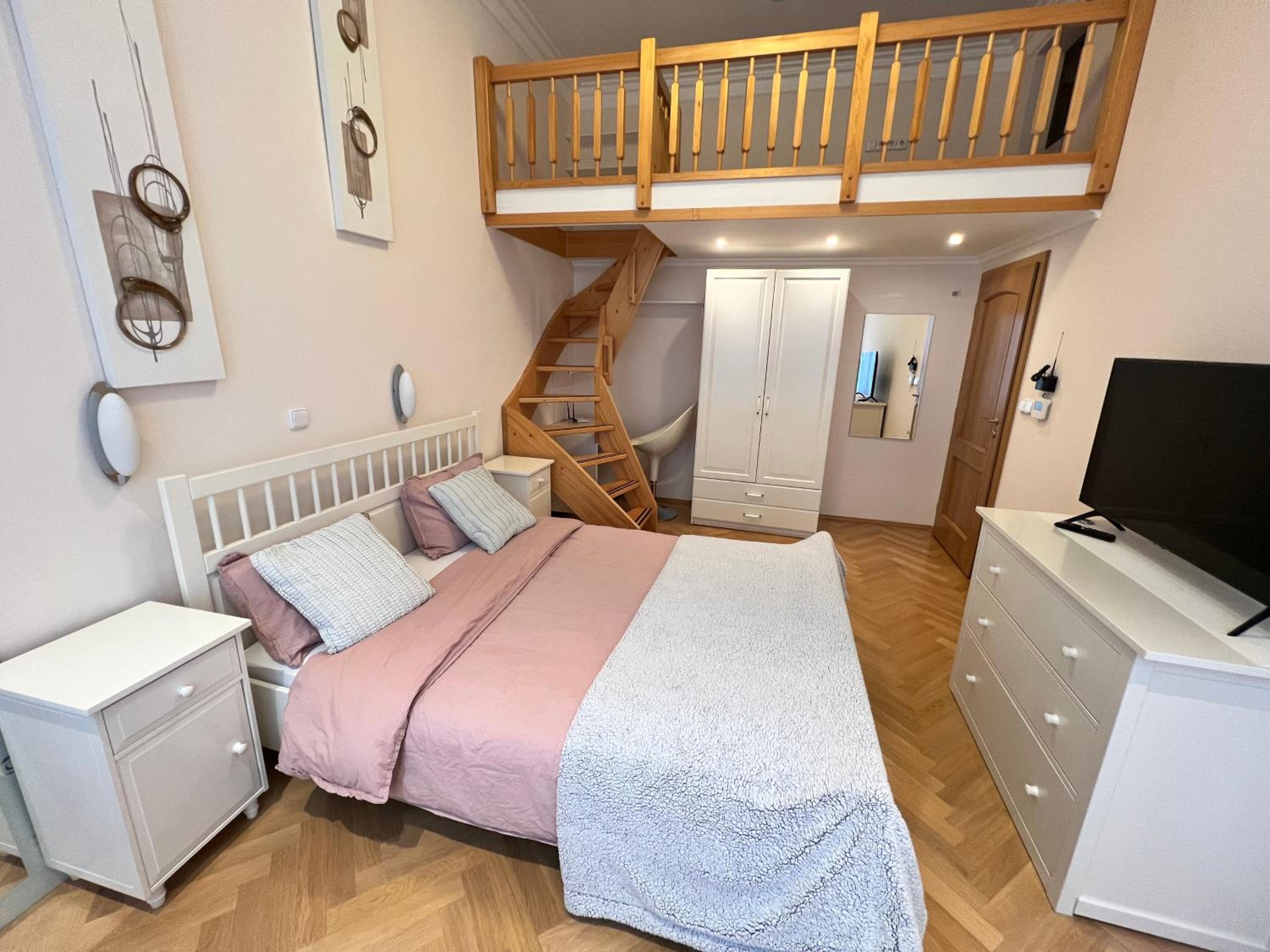 Sadova luxury apartment