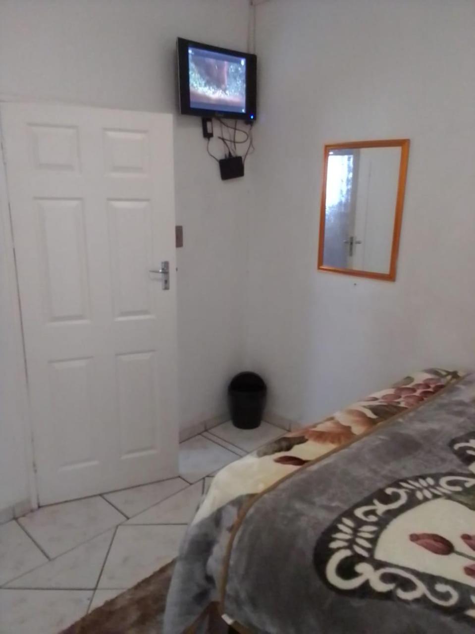 Zonke Bonke Guest House Randburg