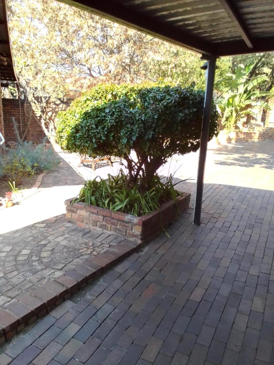 Zonke Bonke Guest House Randburg
