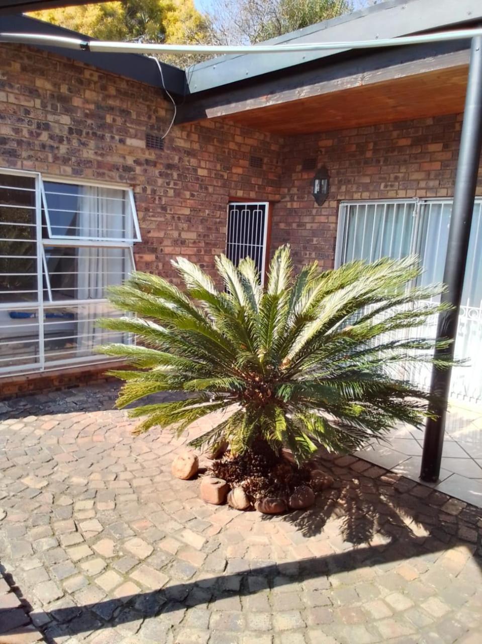 Zonke Bonke Guest House Randburg