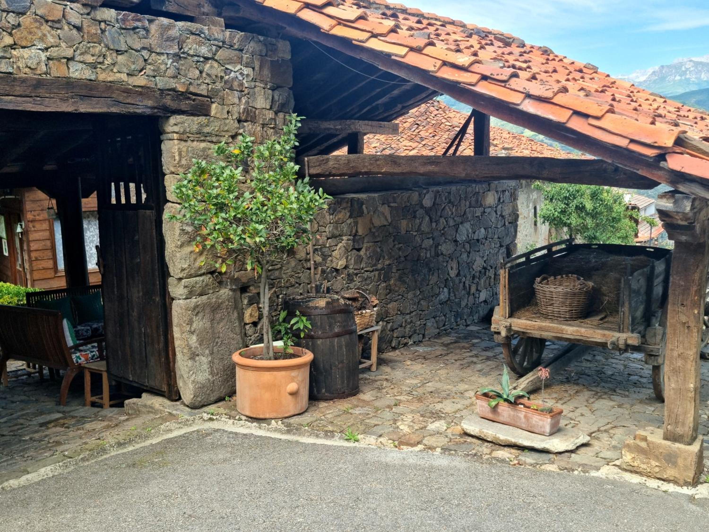 La Casa de las Chimeneas view 4