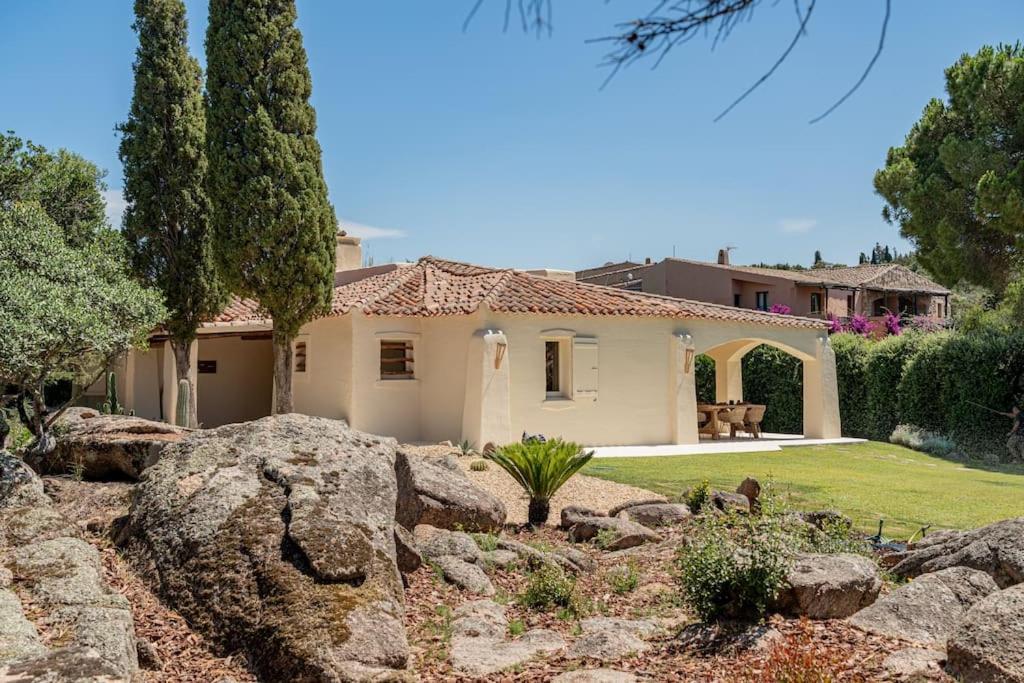 villa cala di volpe view 4