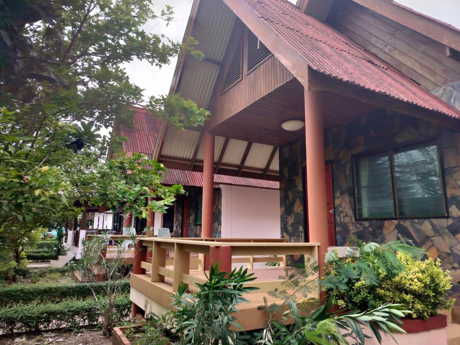 D.R. Lanta Bay Resort