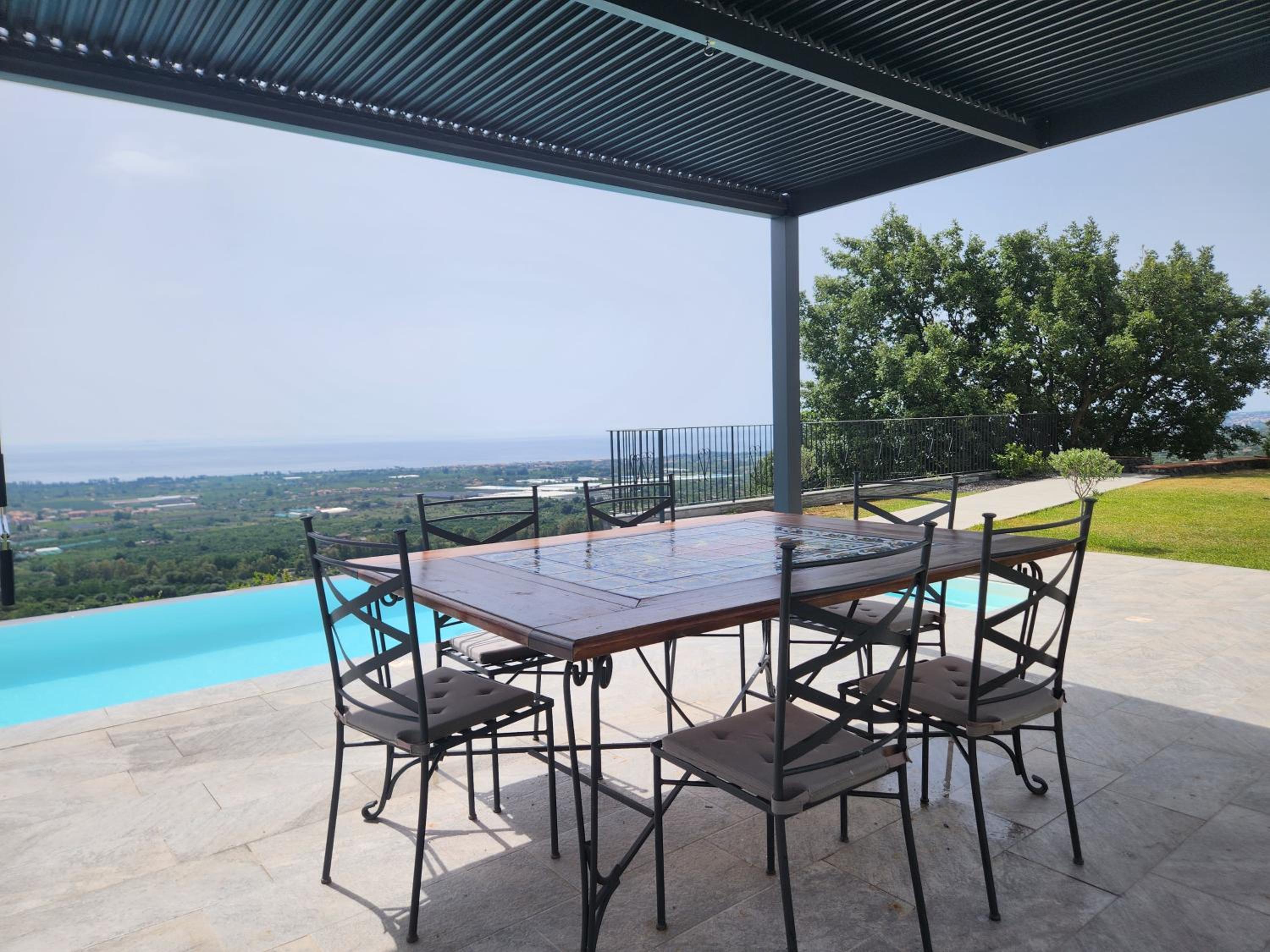 Open Land Holiday Suite view 3