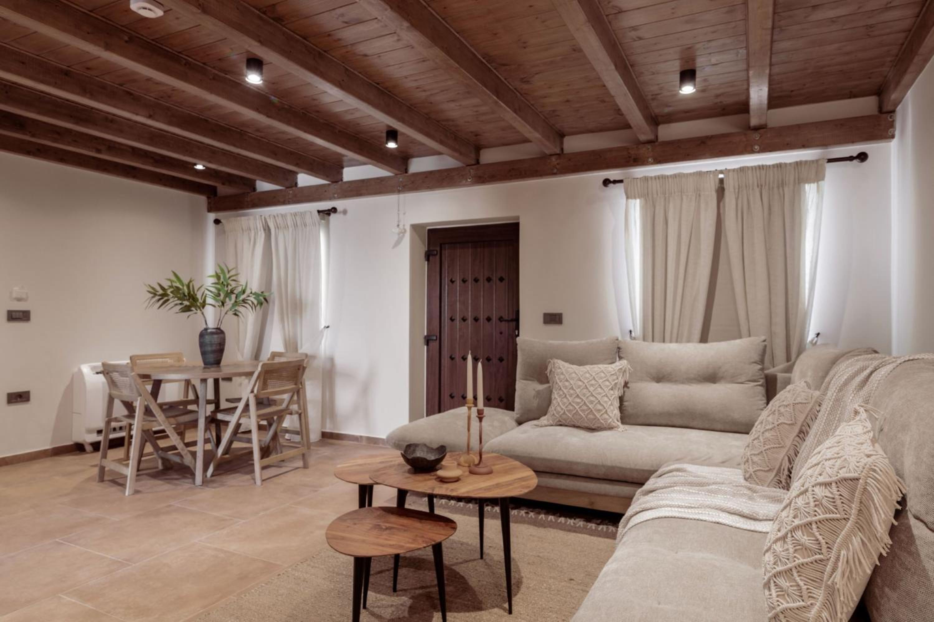 Villa Frontale - Restored Villa with Pool Perfect for 6 Nestled Next to a Traditional Olive Mill and Local Farms Offering Authentic Hospitality and Organic