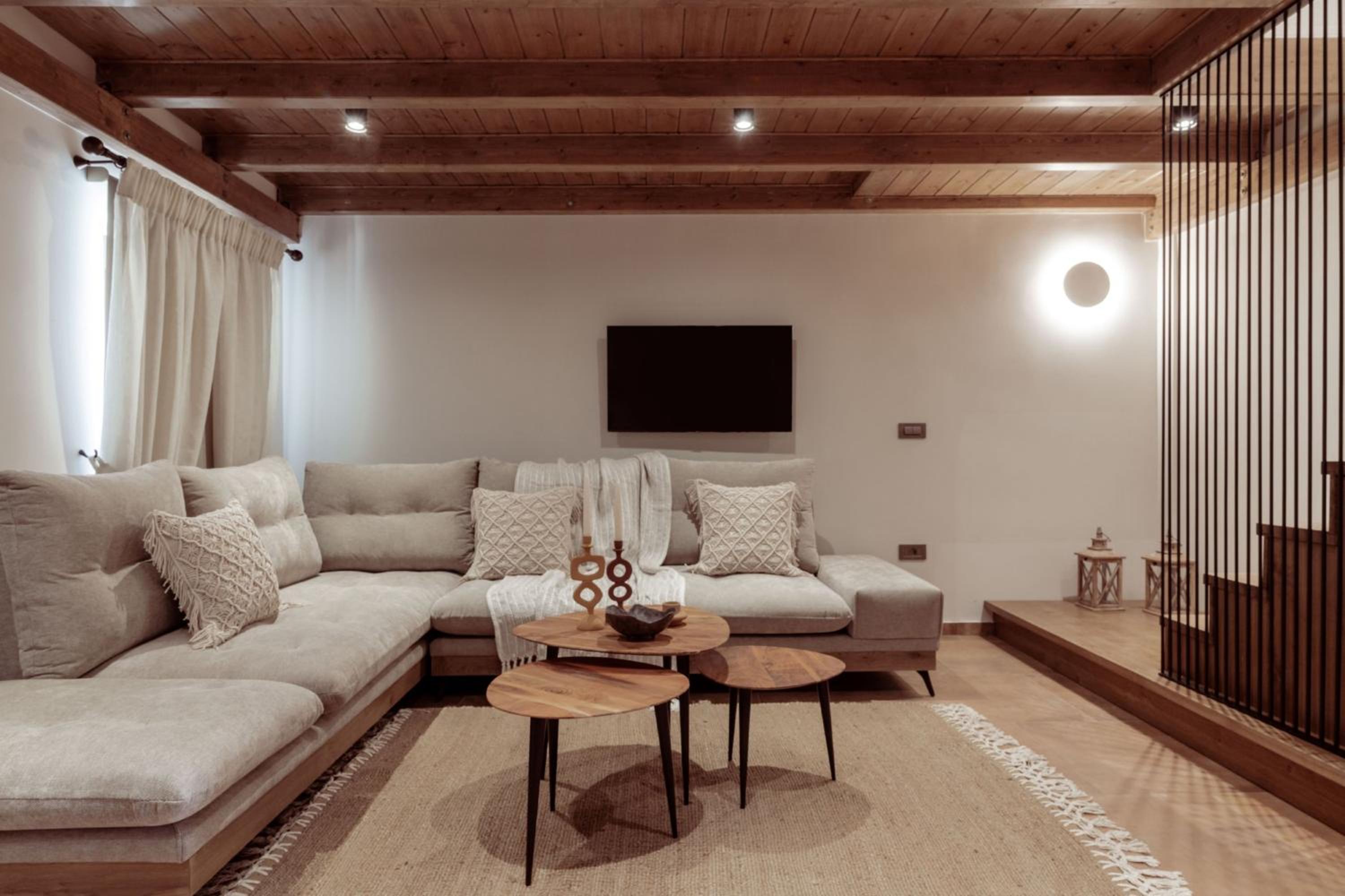 Villa Frontale - Restored Villa with Pool Perfect for 6 Nestled Next to a Traditional Olive Mill and Local Farms Offering Authentic Hospitality and Organic