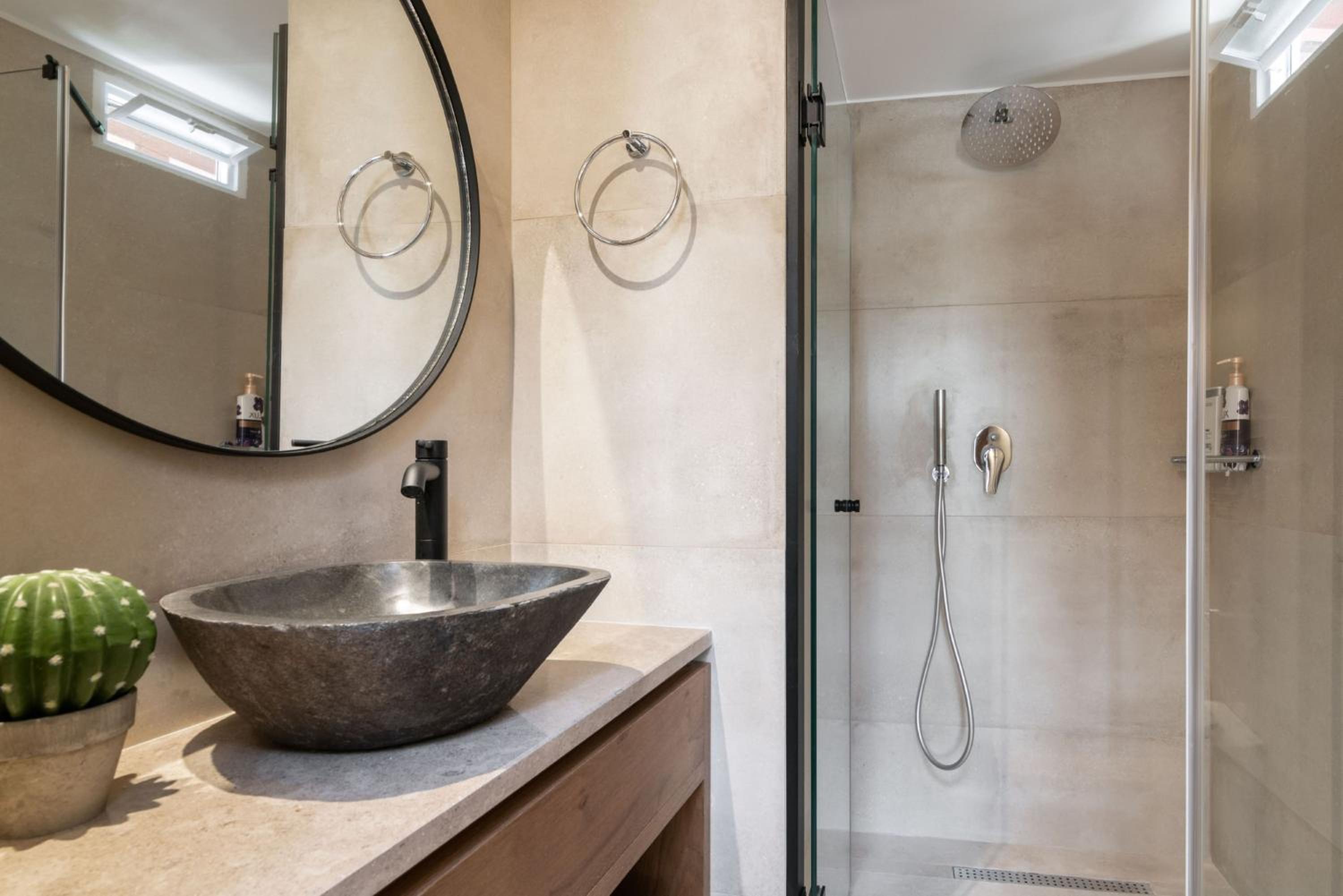 Villa Frontale - Restored Villa with Pool Perfect for 6 Nestled Next to a Traditional Olive Mill and Local Farms Offering Authentic Hospitality and Organic