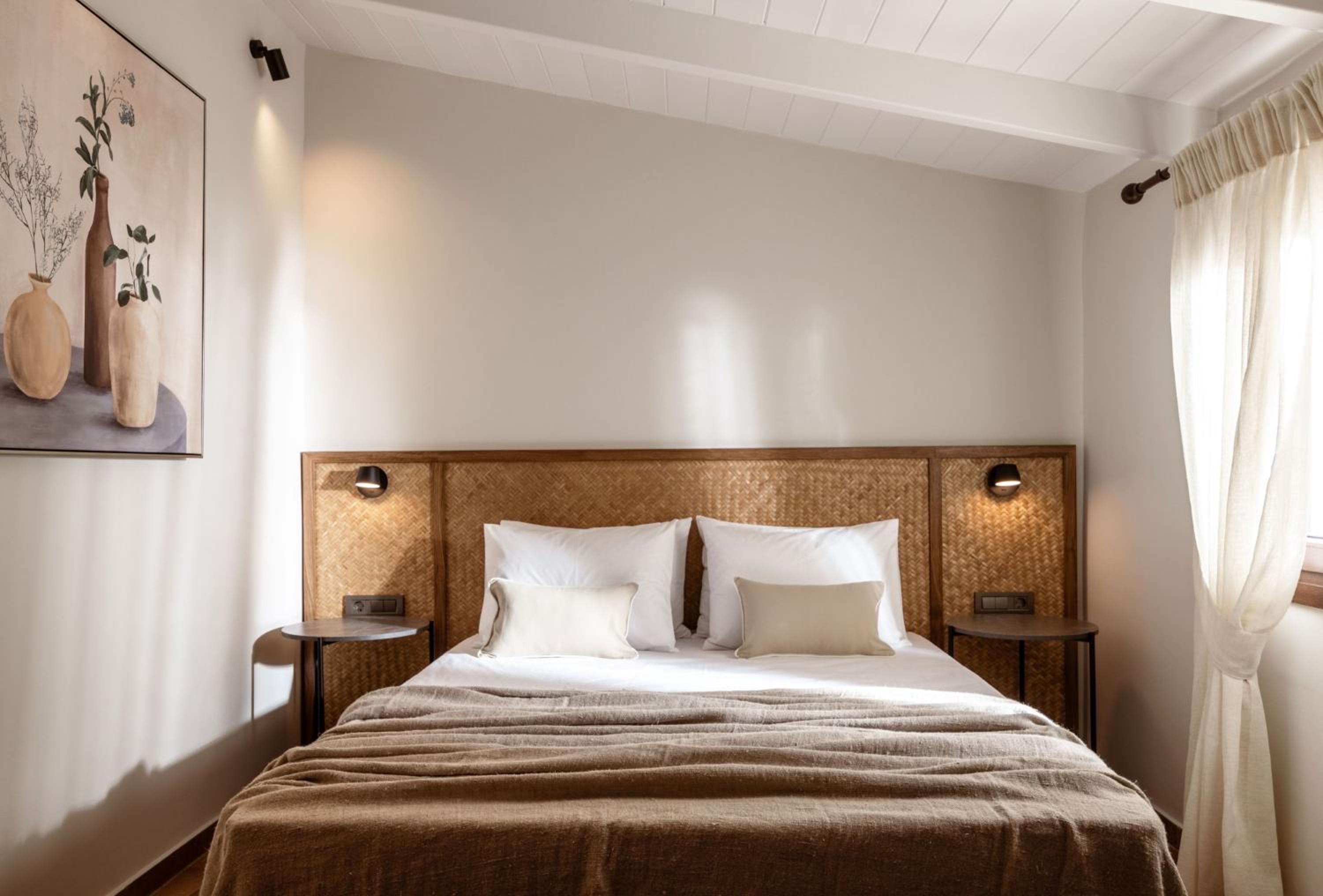 Villa Frontale - Restored Villa with Pool Perfect for 6 Nestled Next to a Traditional Olive Mill and Local Farms Offering Authentic Hospitality and Organic