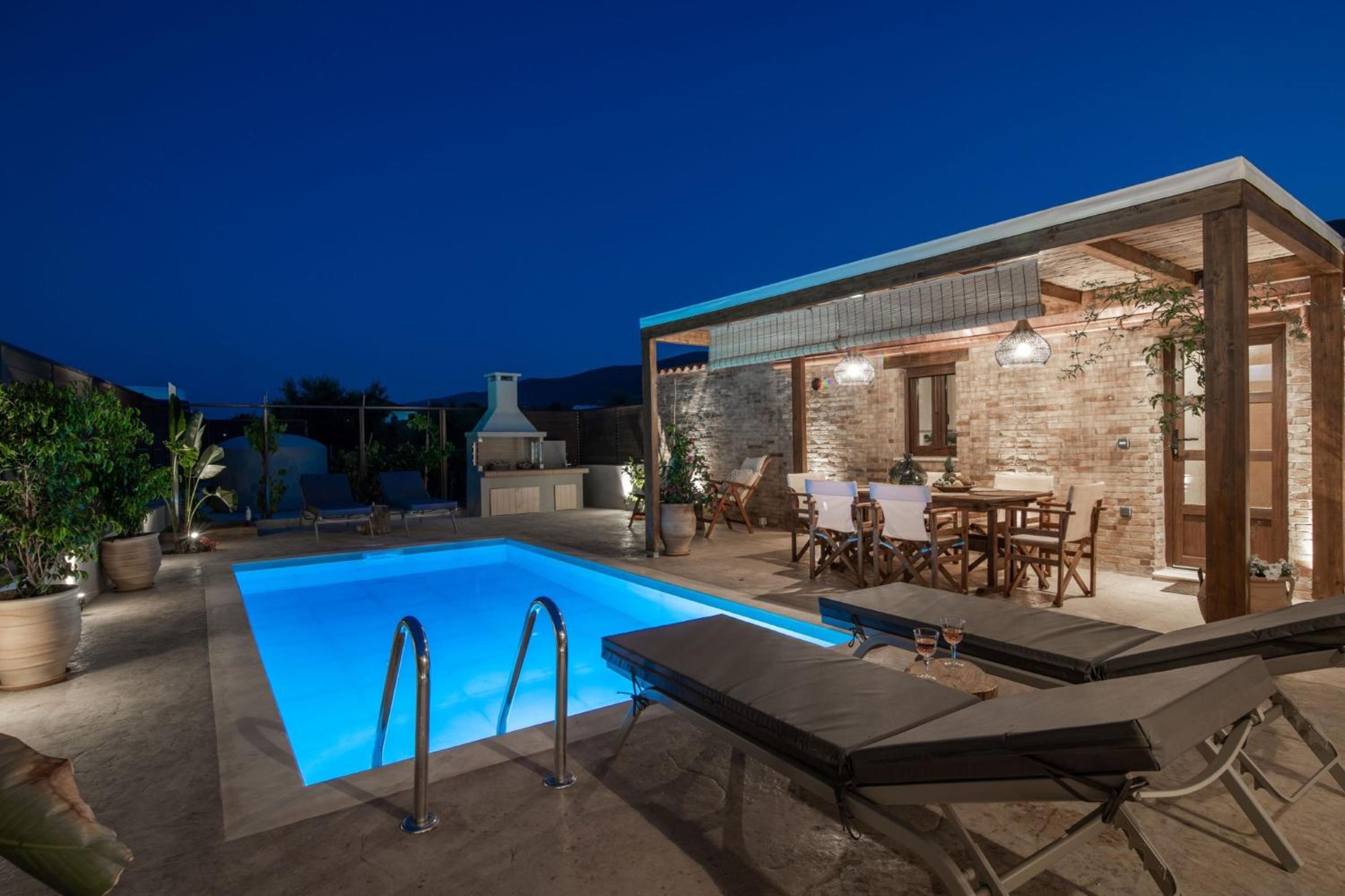 Villa Frontale - Restored Villa with Pool Perfect for 6 Nestled Next to a Traditional Olive Mill and Local Farms Offering Authentic Hospitality and Organic