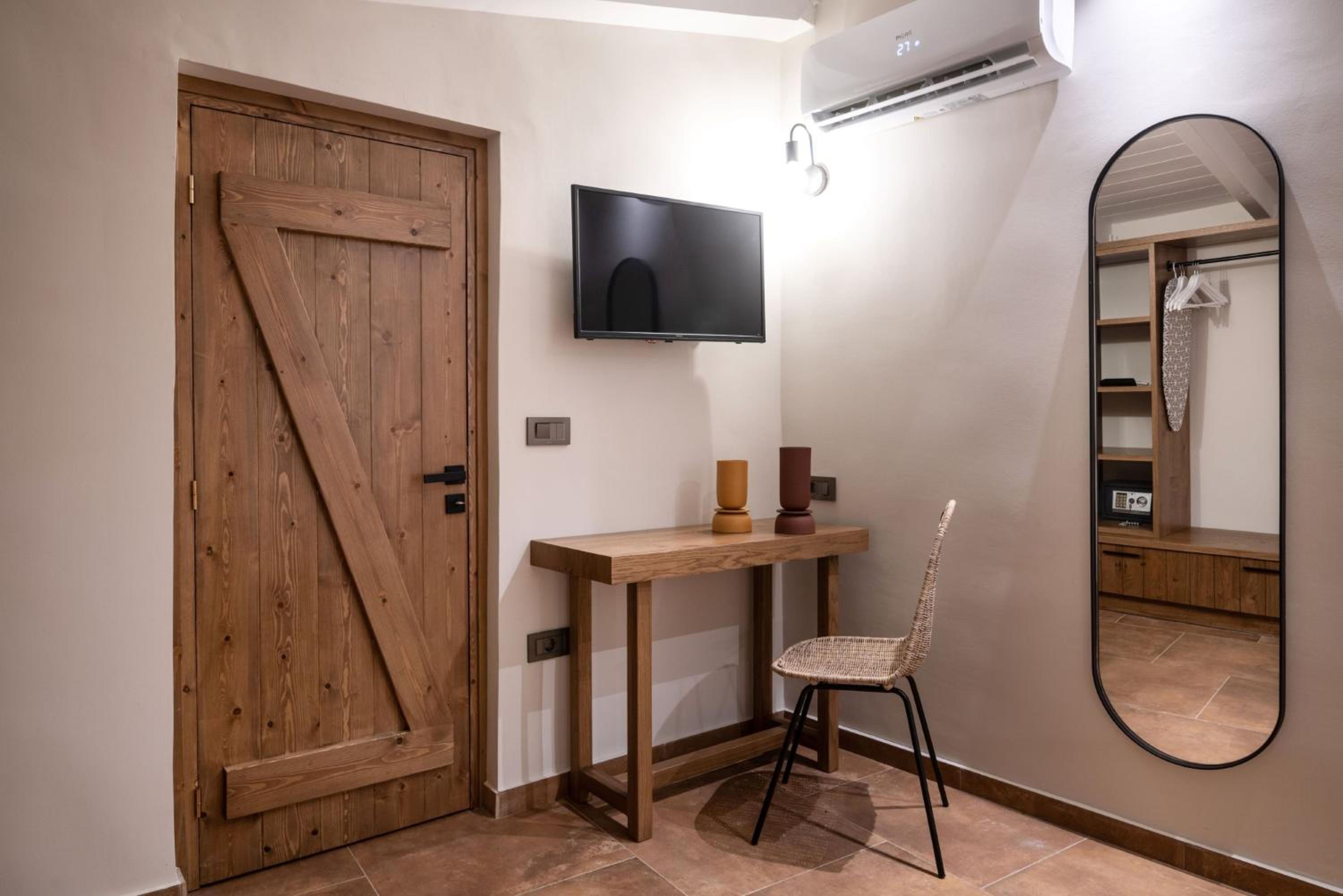Villa Frontale - Restored Villa with Pool Perfect for 6 Nestled Next to a Traditional Olive Mill and Local Farms Offering Authentic Hospitality and Organic