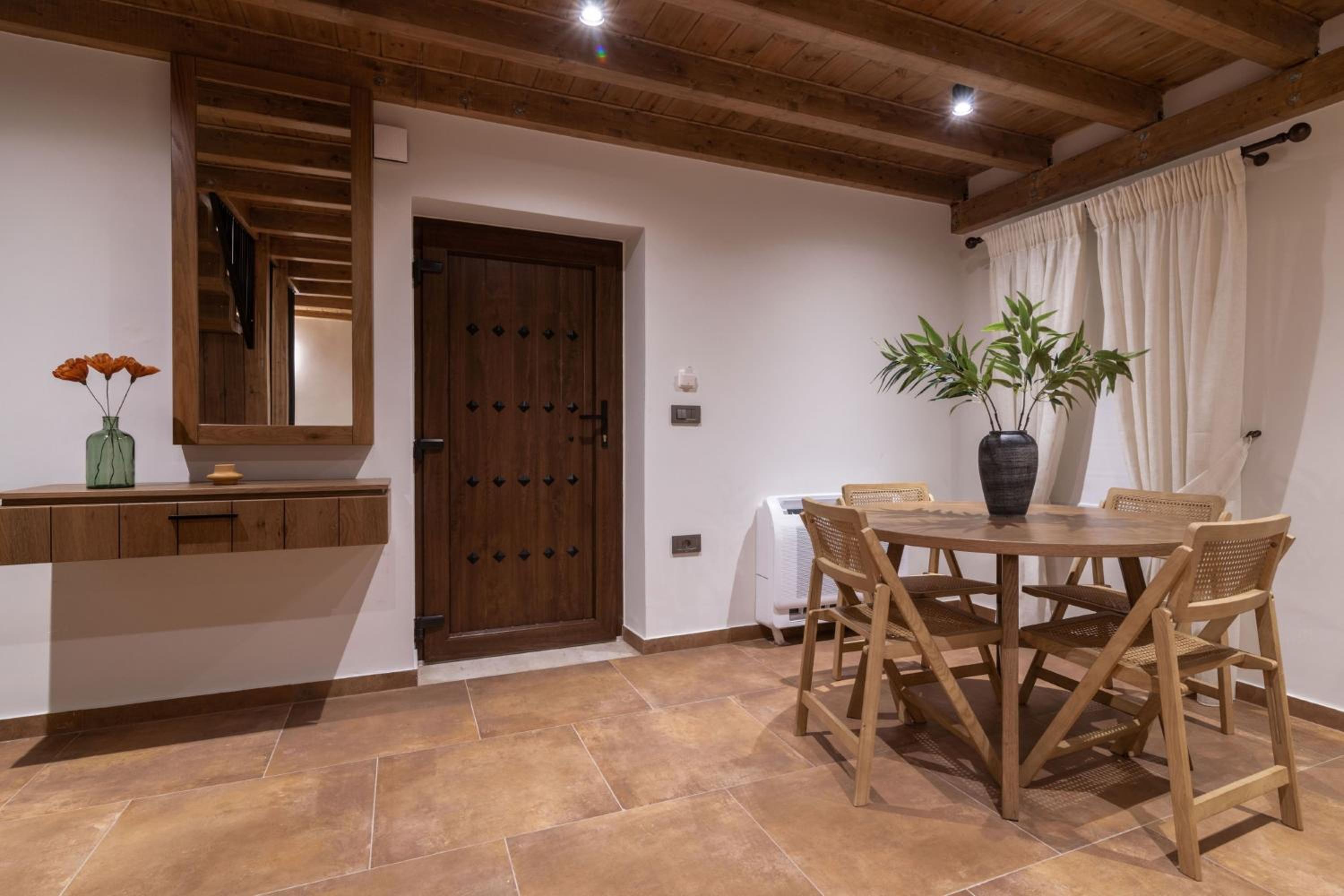 Villa Frontale - Restored Villa with Pool Perfect for 6 Nestled Next to a Traditional Olive Mill and Local Farms Offering Authentic Hospitality and Organic