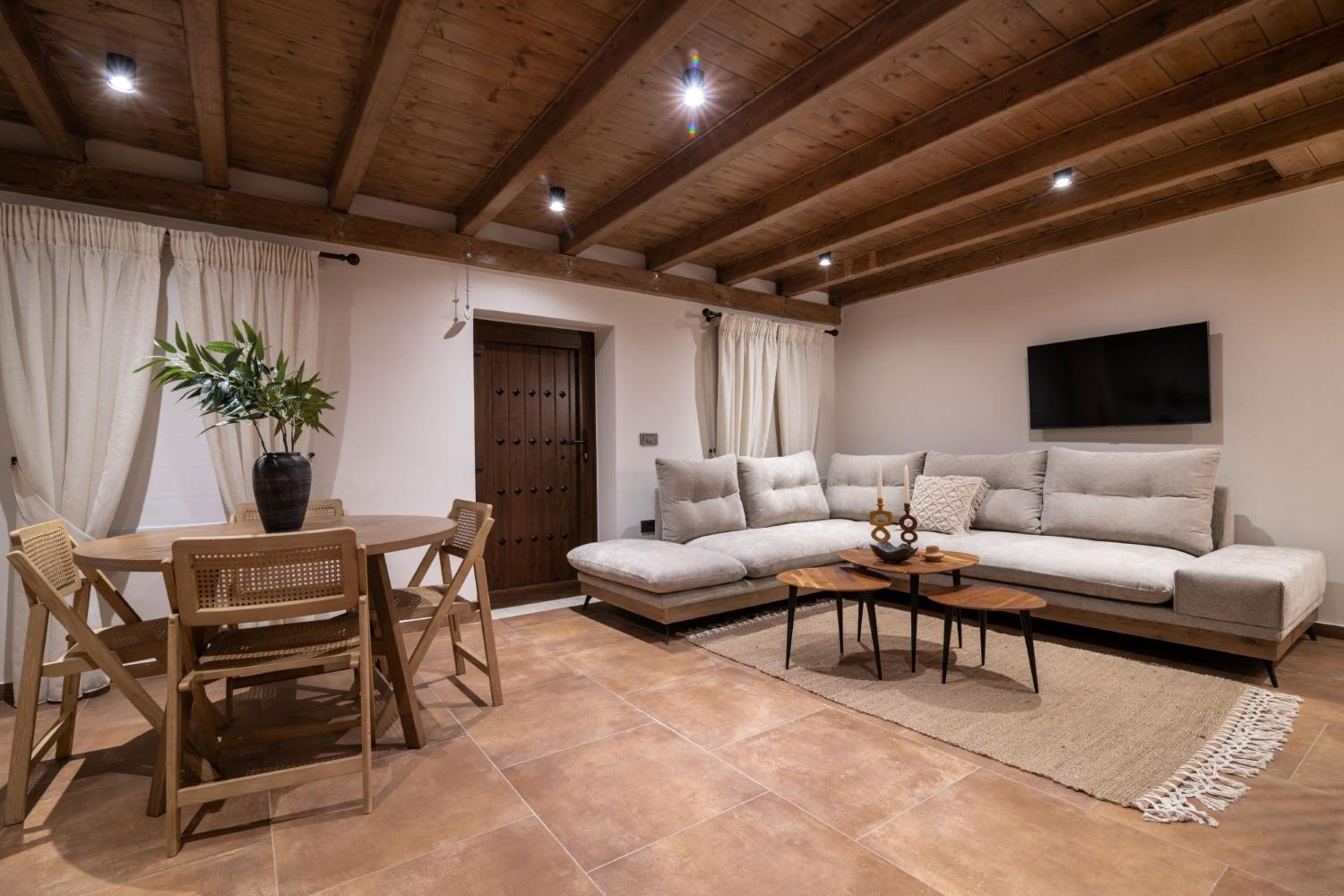 Villa Frontale - Restored Villa with Pool Perfect for 6 Nestled Next to a Traditional Olive Mill and Local Farms Offering Authentic Hospitality and Organic