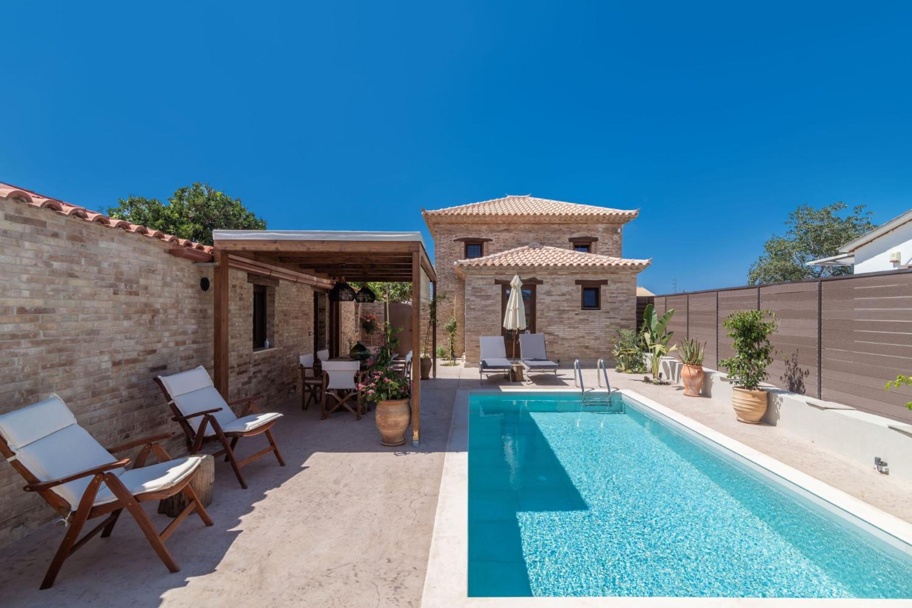 Villa Frontale - Restored Villa with Pool Perfect for 6 Nestled Next to a Traditional Olive Mill and Local Farms Offering Authentic Hospitality and Organic