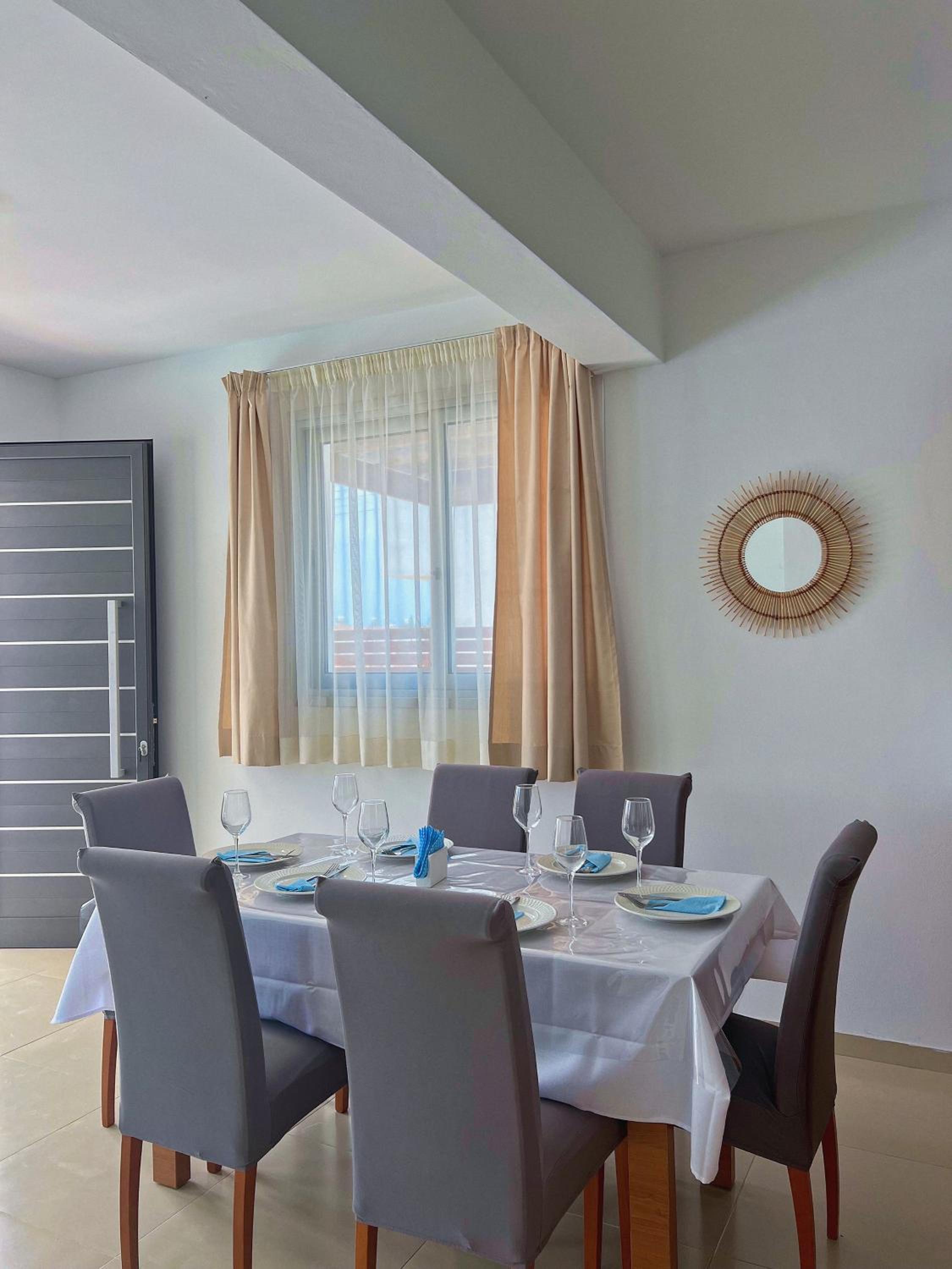 3 Bedroom Coral Bay Beach Seaview Villa I Private Pool