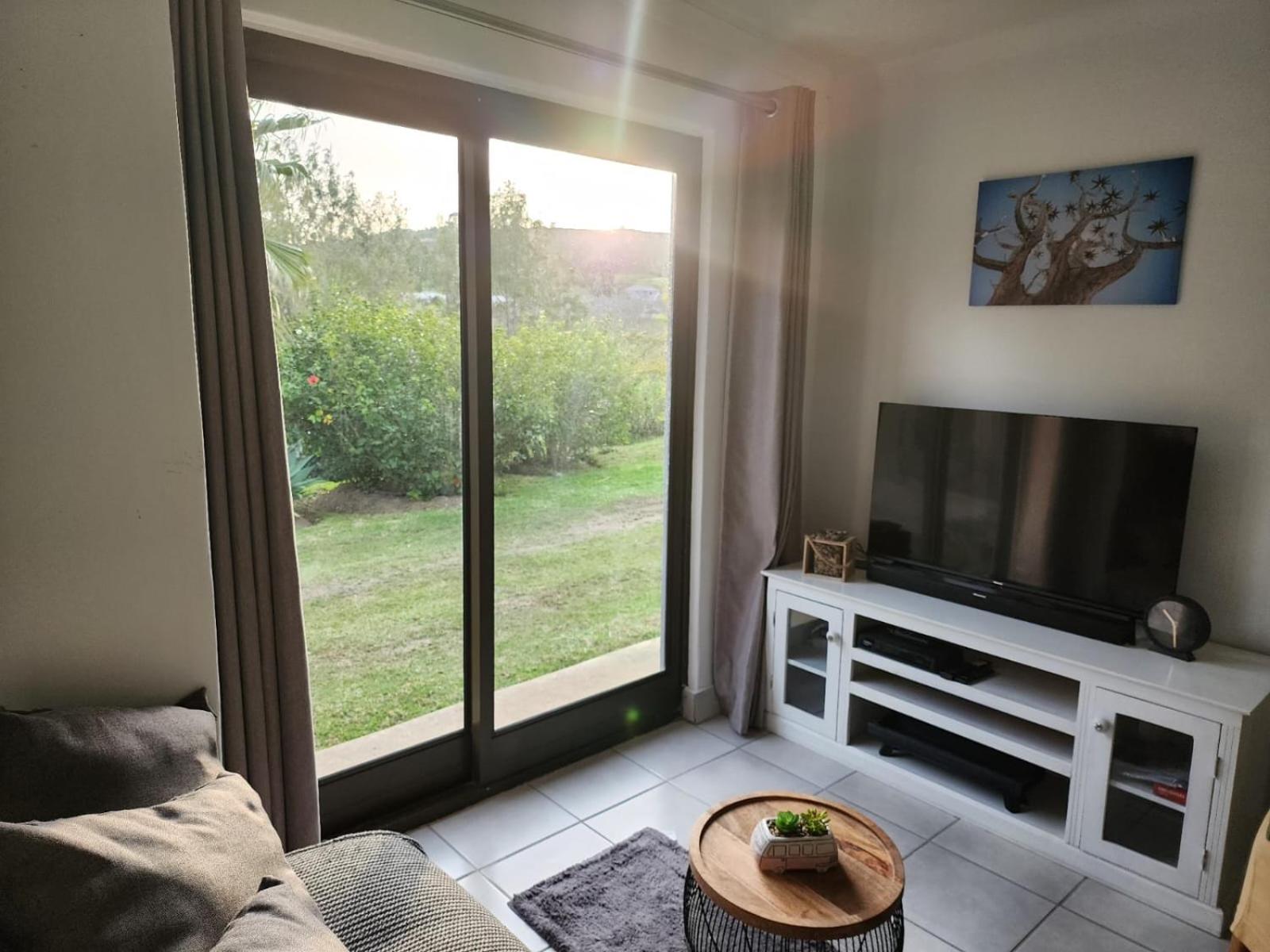 Santika Sunhill Cottage view 4