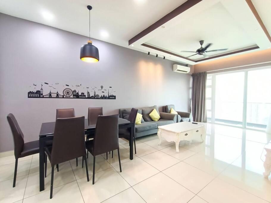 Johor Bahru Luxury Pinnacle Tower 3 Bed 2 Bath