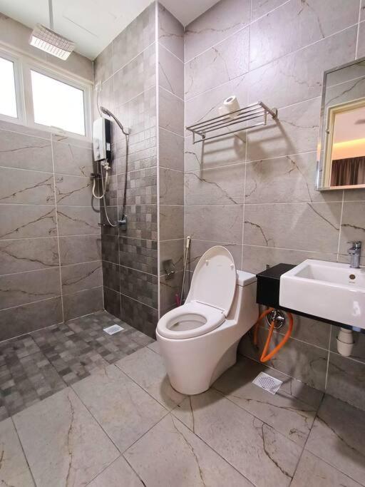 Johor Bahru Luxury Pinnacle Tower 3 Bed 2 Bath