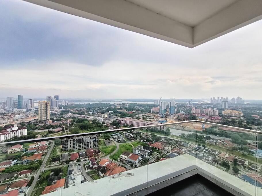Johor Bahru Luxury Pinnacle Tower 3 Bed 2 Bath