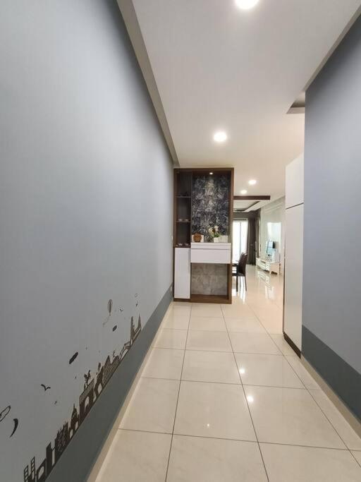 Johor Bahru Luxury Pinnacle Tower 3 Bed 2 Bath