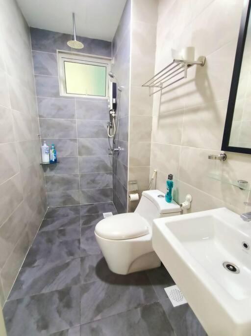 Johor Bahru Luxury Pinnacle Tower 3 Bed 2 Bath