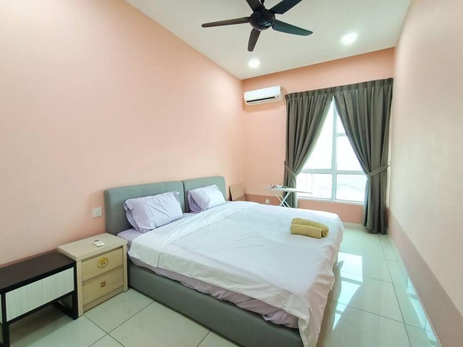 Johor Bahru Luxury Pinnacle Tower 3 Bed 2 Bath