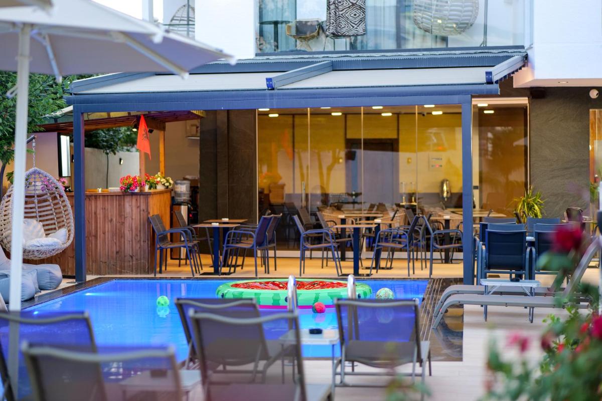 Duka's Hotel 74