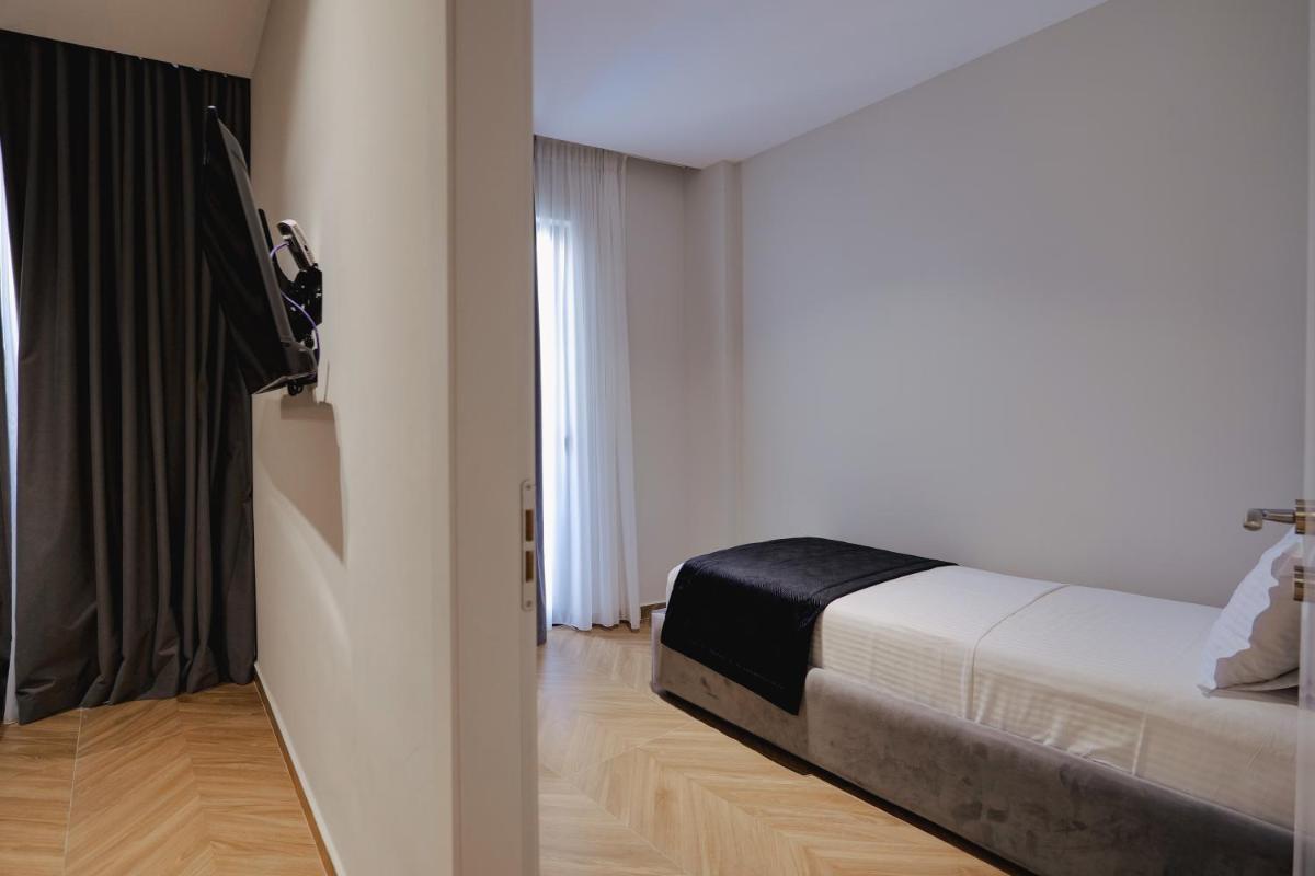Duka's Hotel 51