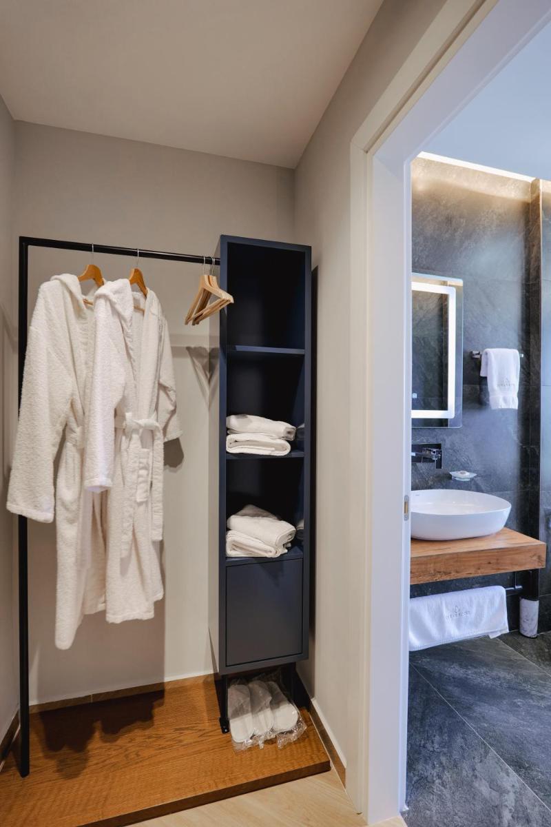 Duka's Hotel 63