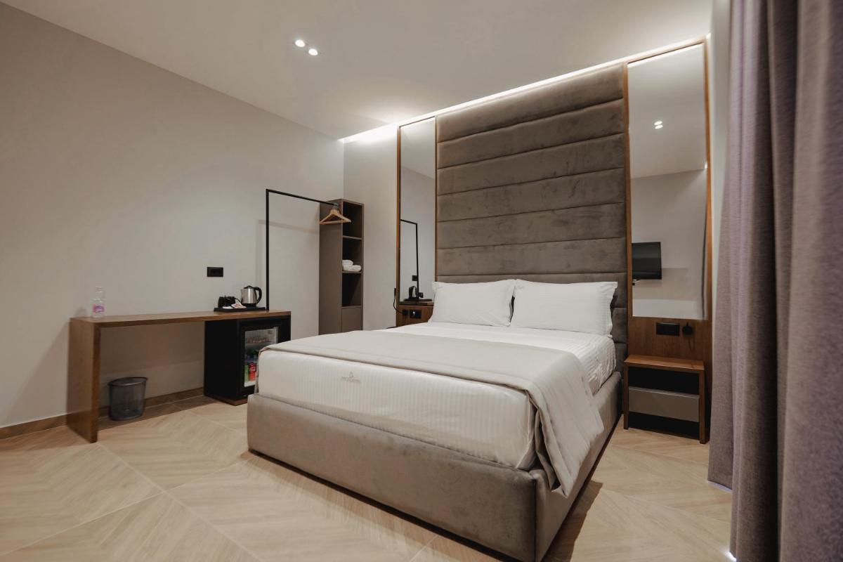 Duka's Hotel 28