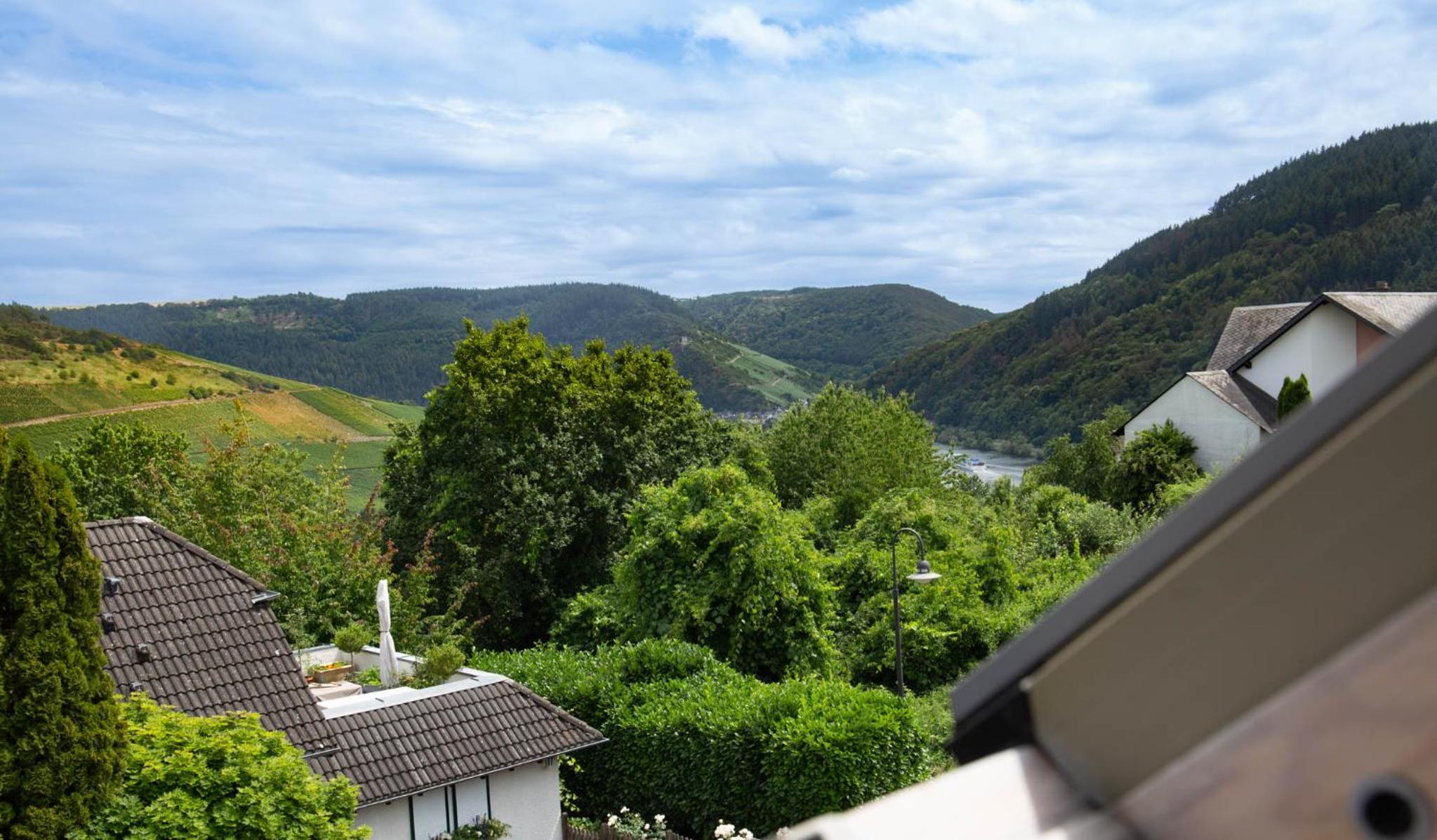 Ferienhaus Moselhöhe - 2023 neu renoviert, mit Design-Ausstattung & großem Garten