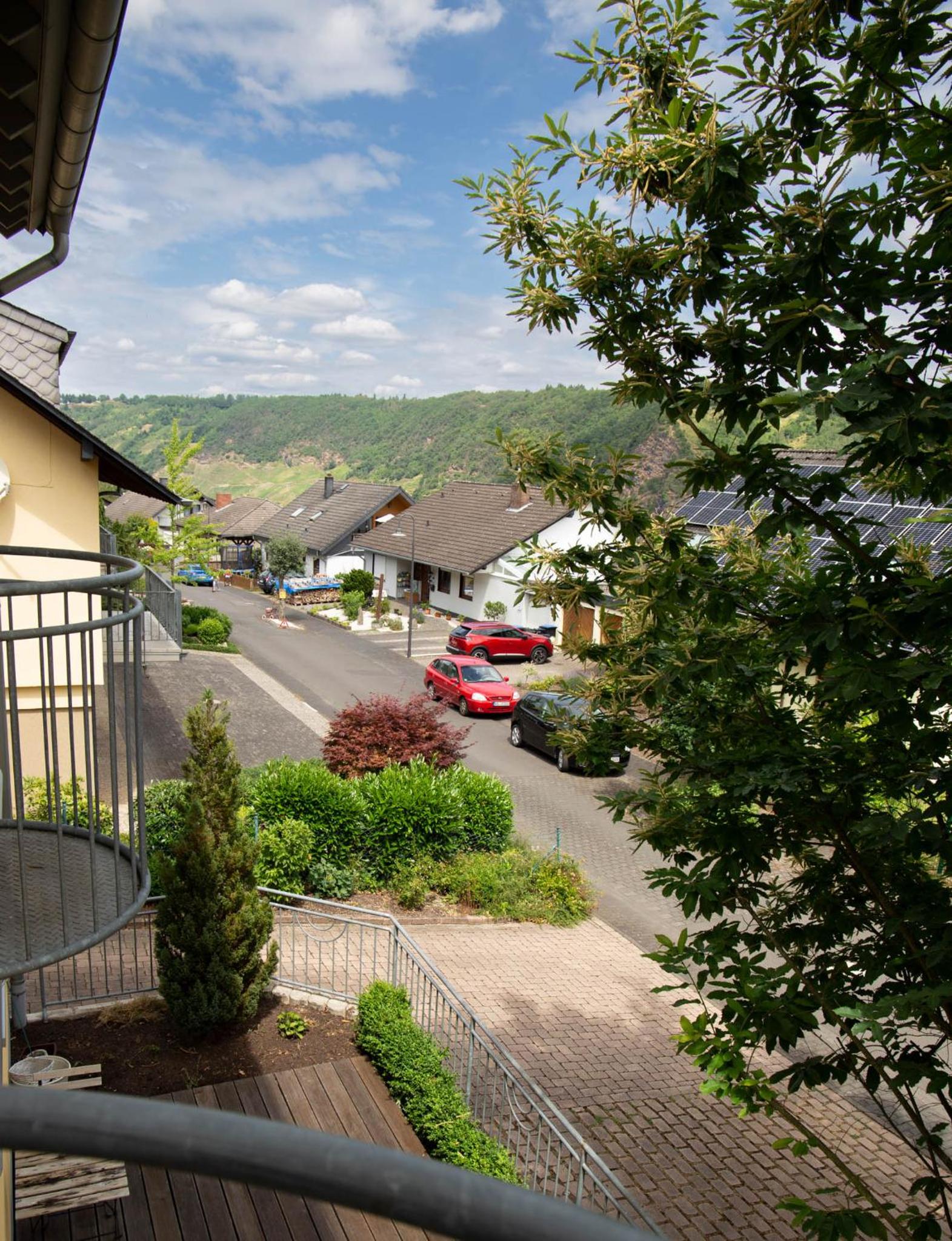 Ferienhaus Moselhöhe - 2023 neu renoviert, mit Design-Ausstattung & großem Garten