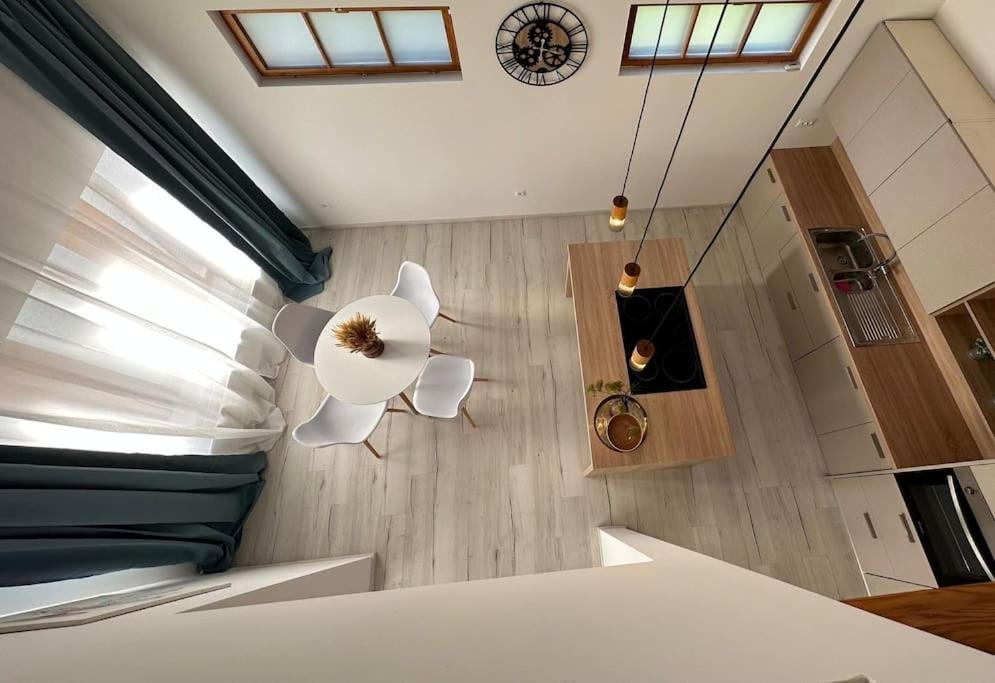 Honka's retreat - wooden beauty view 2