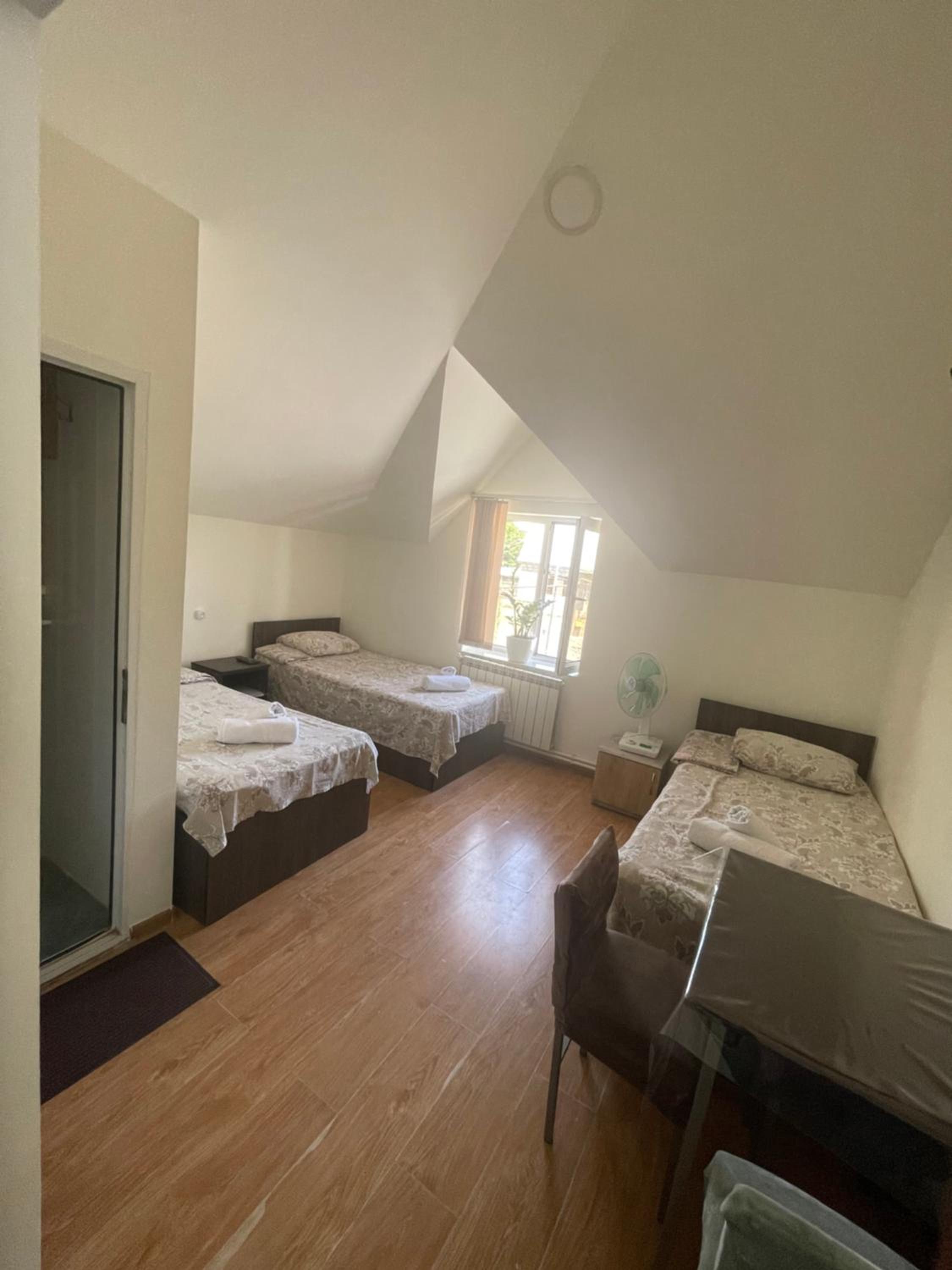 Noragyugh Guest House