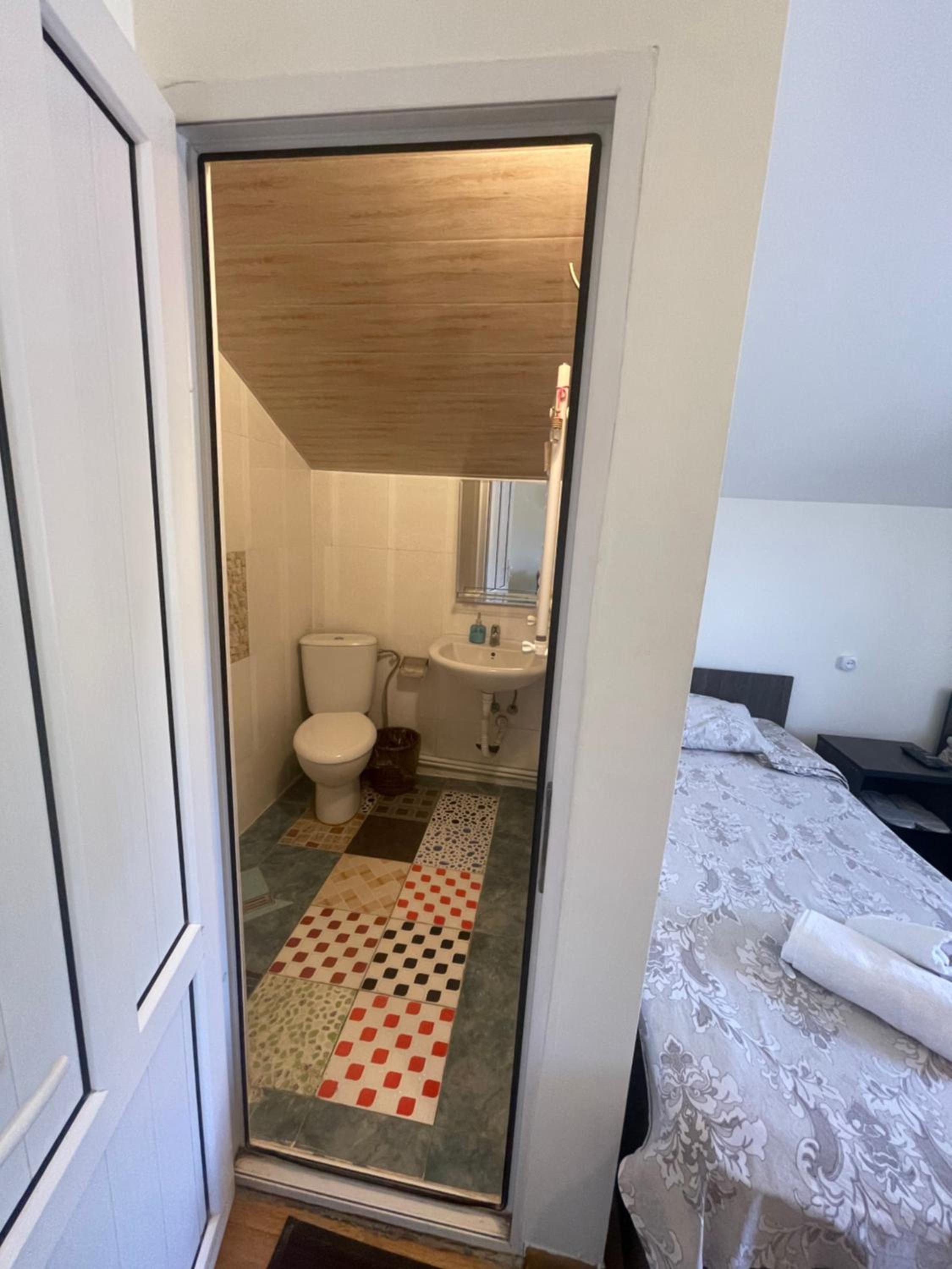 Noragyugh Guest House