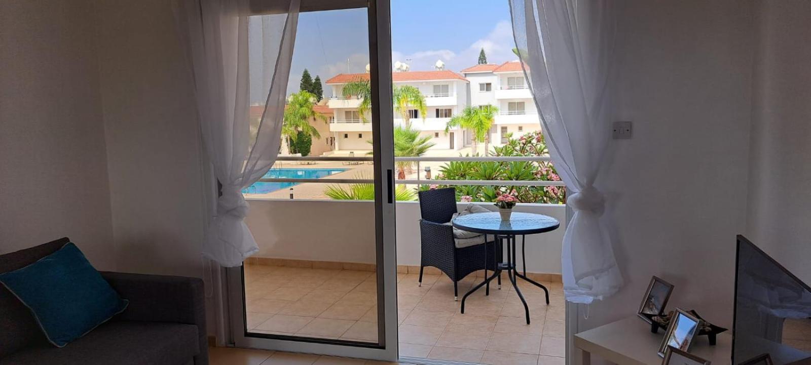 Nissi 3 Pool View Apartment