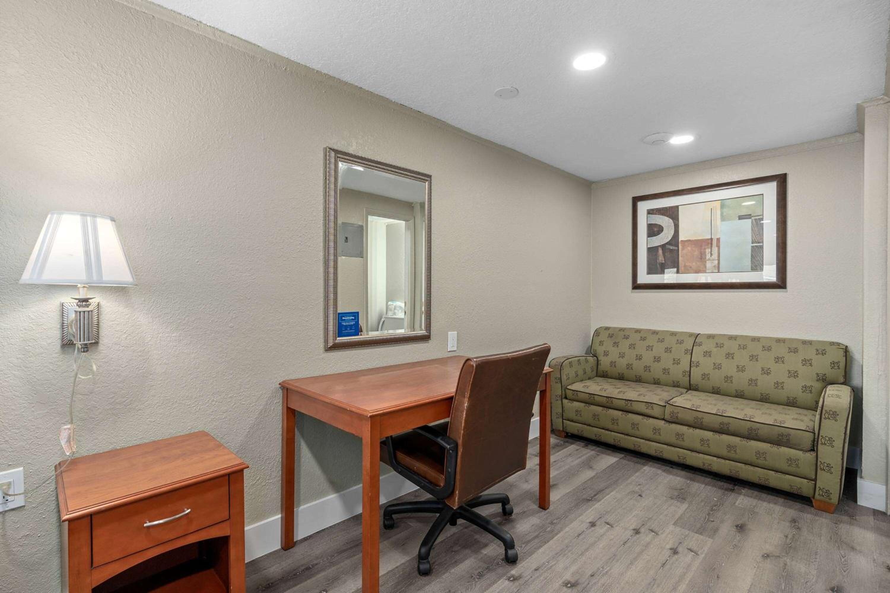 Travelodge by Wyndham Kissimmee Orlando