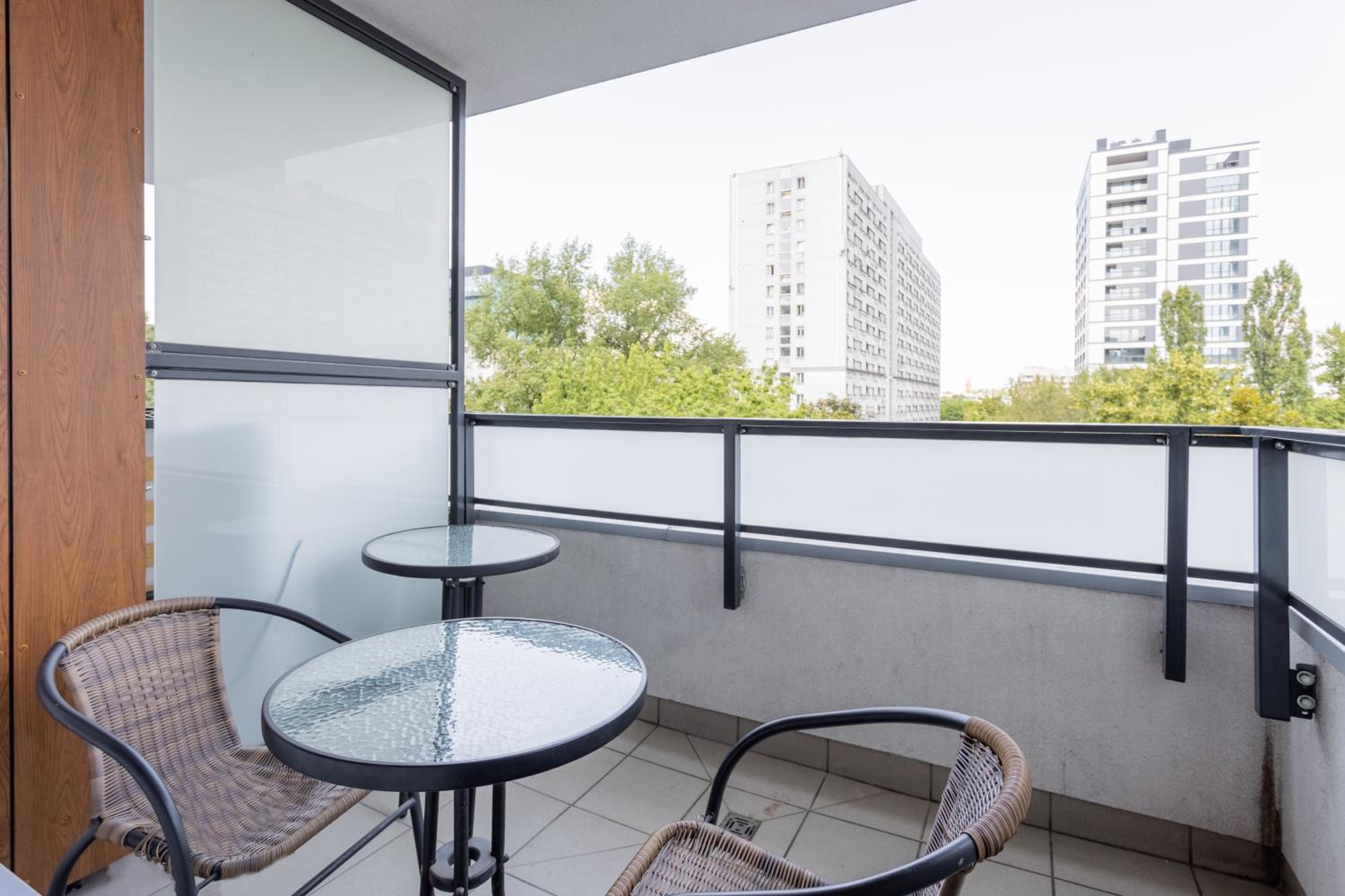 Golden Apartments Warsaw - Stylish & Sunny - Pereca Residence, City Center