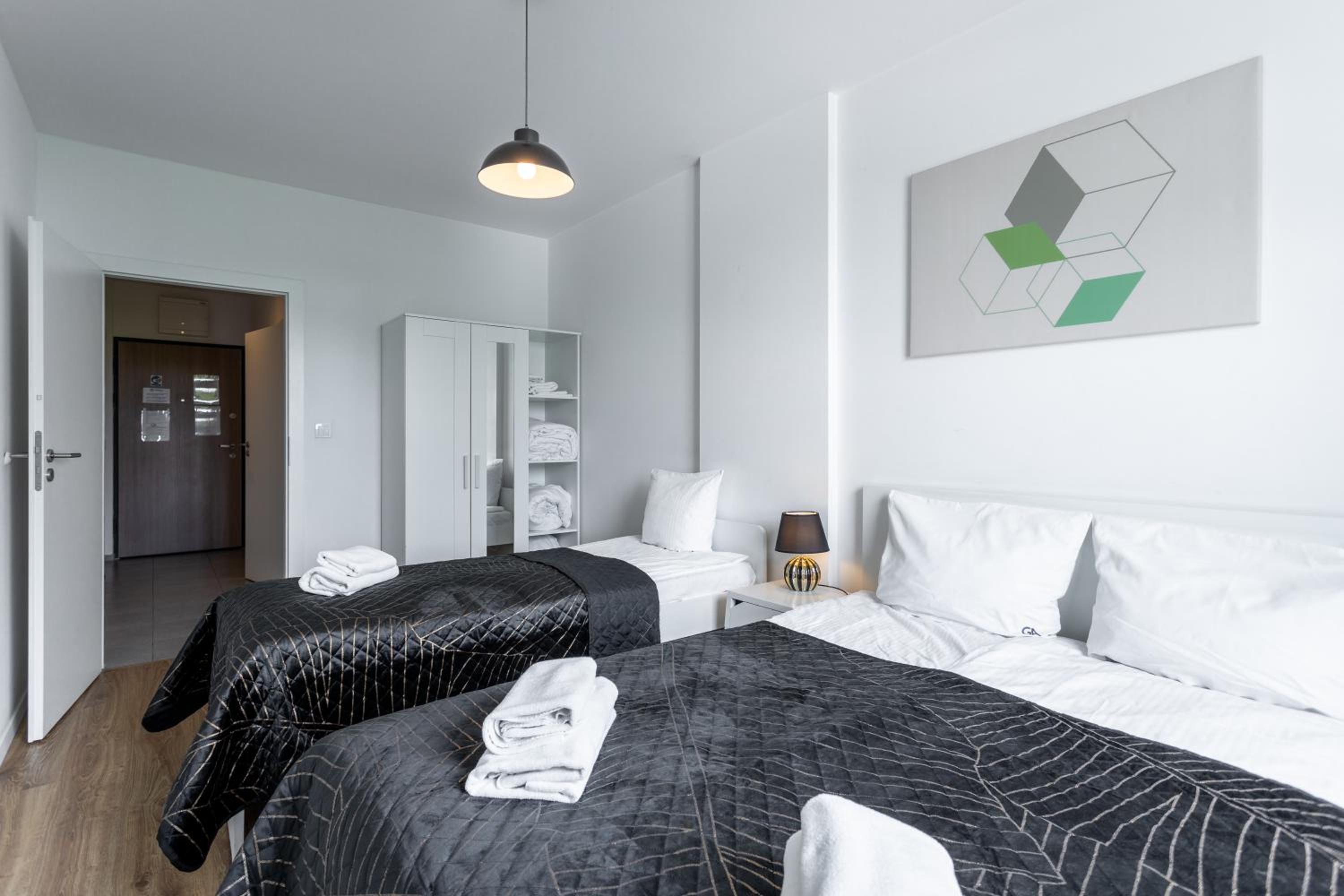 Golden Apartments Warsaw - Stylish & Sunny - Pereca Residence, City Center