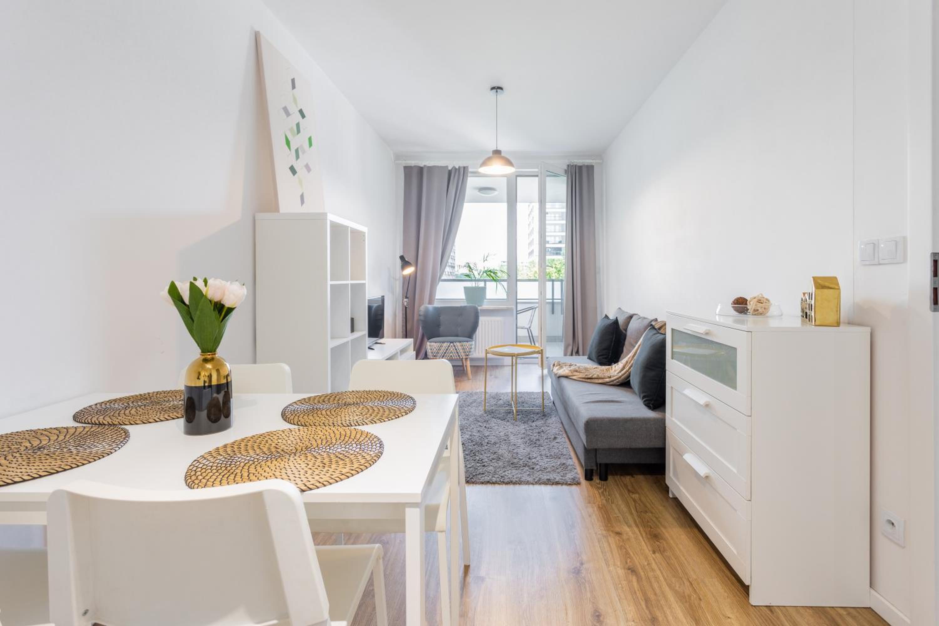 Golden Apartments Warsaw - Stylish & Sunny - Pereca Residence, City Center